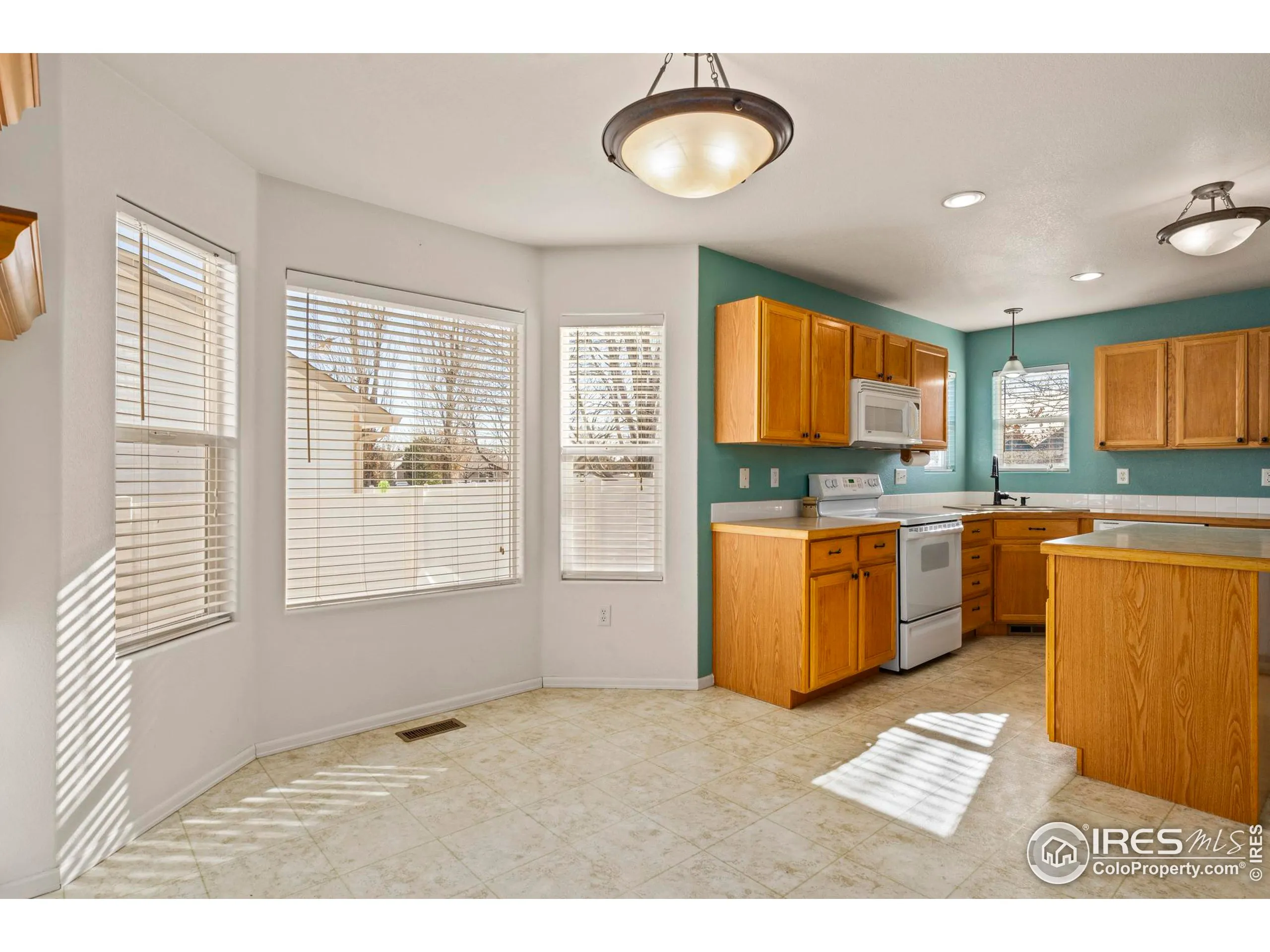 Mead, Colorado 80542, United States, 4 Bedrooms Bedrooms, ,3 BathroomsBathrooms,Residential,Pending,24442