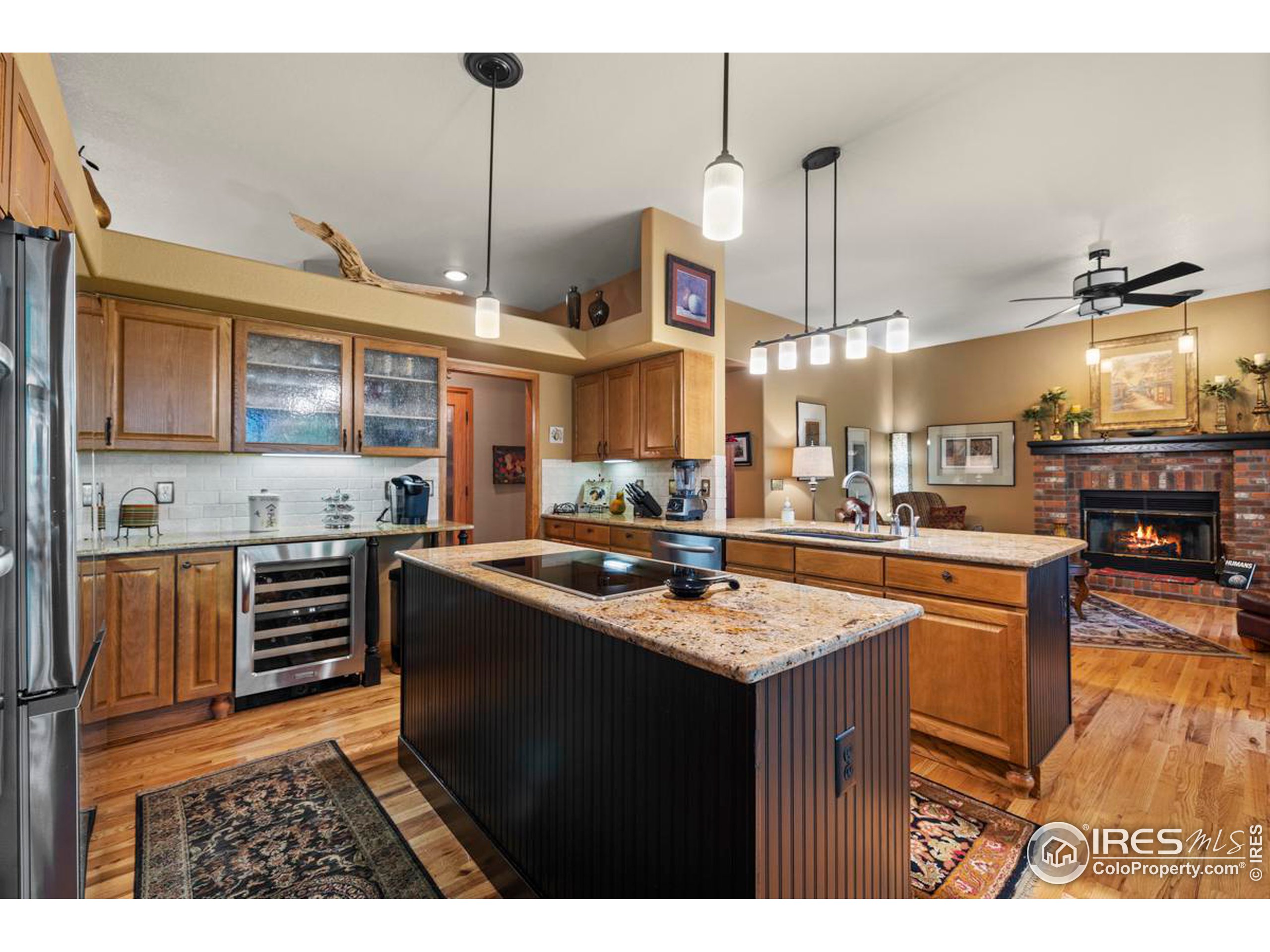 Photo 9 of 40 of 5607 Willow Springs Ct house