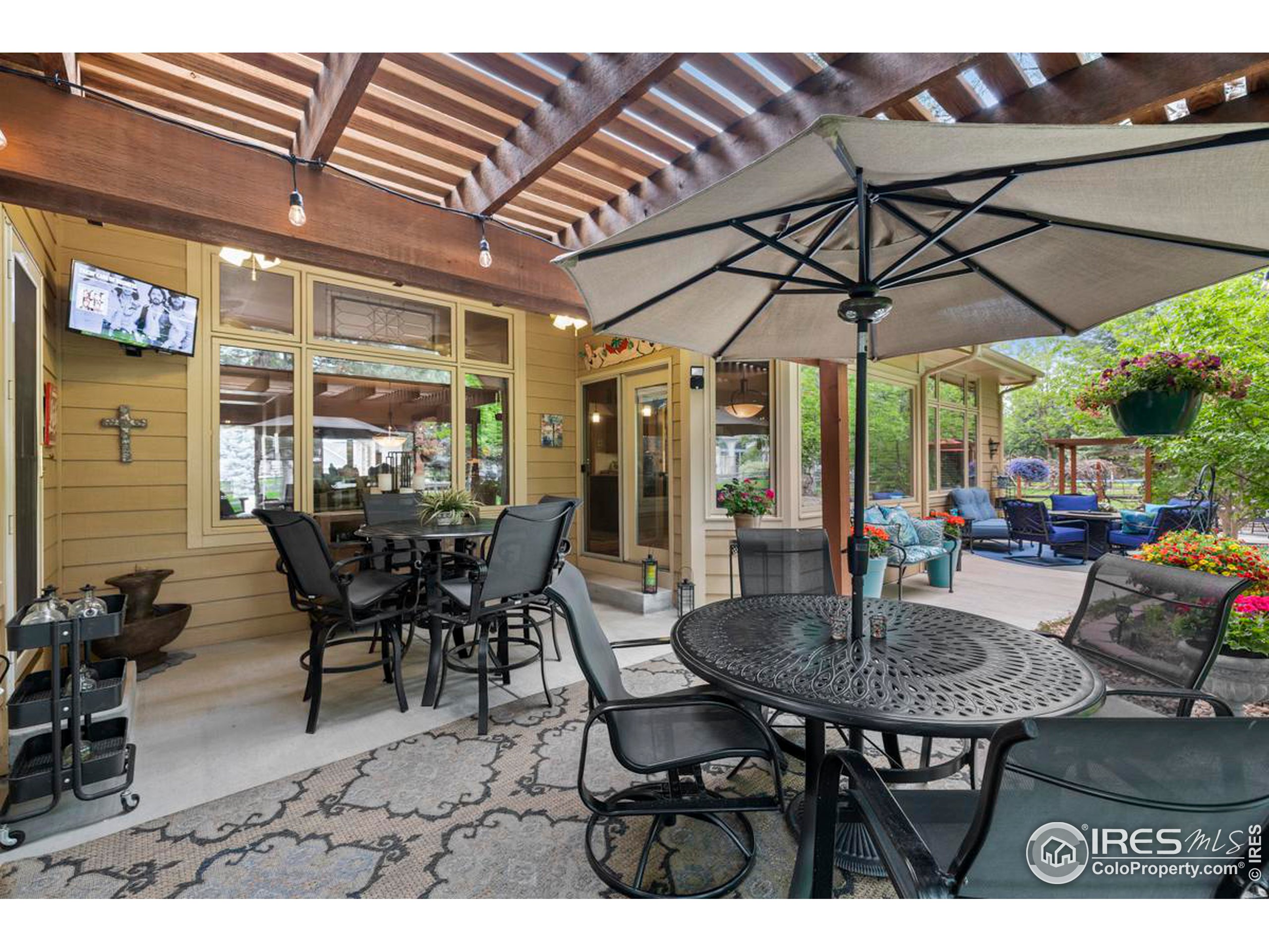Photo 36 of 40 of 5607 Willow Springs Ct house