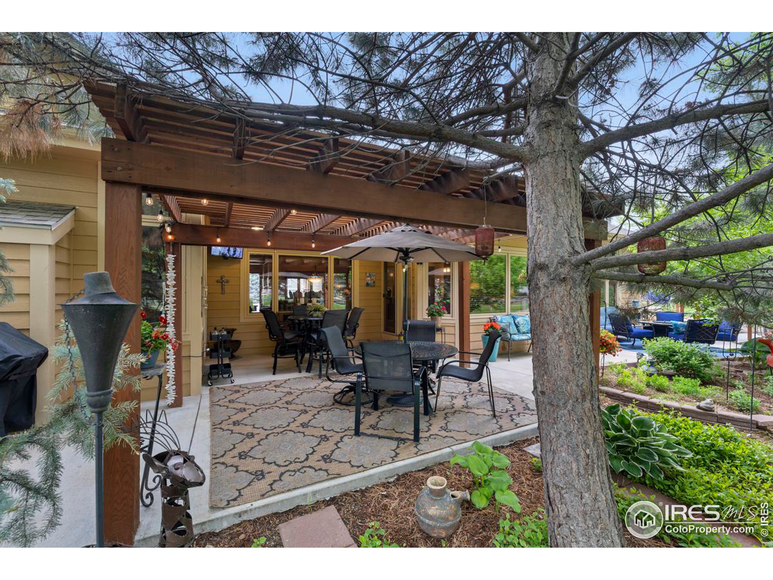 Photo 37 of 40 of 5607 Willow Springs Ct house