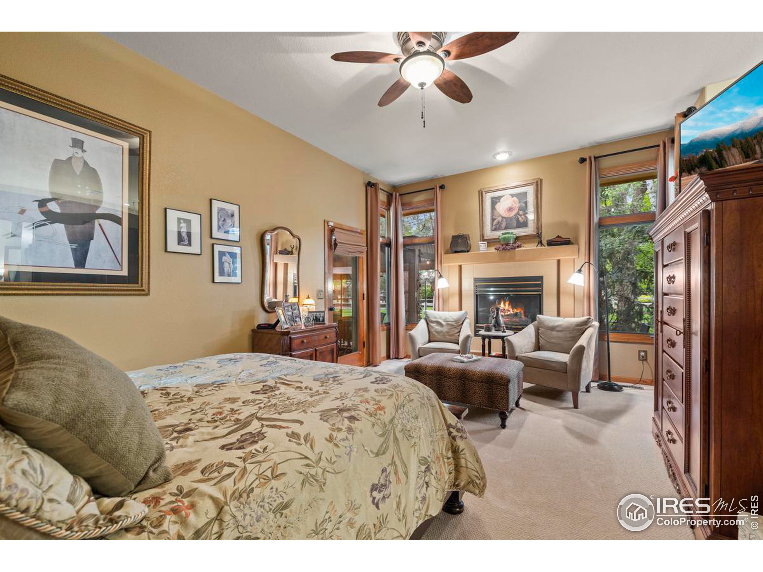 Photo 19 of 40 of 5607 Willow Springs Ct house
