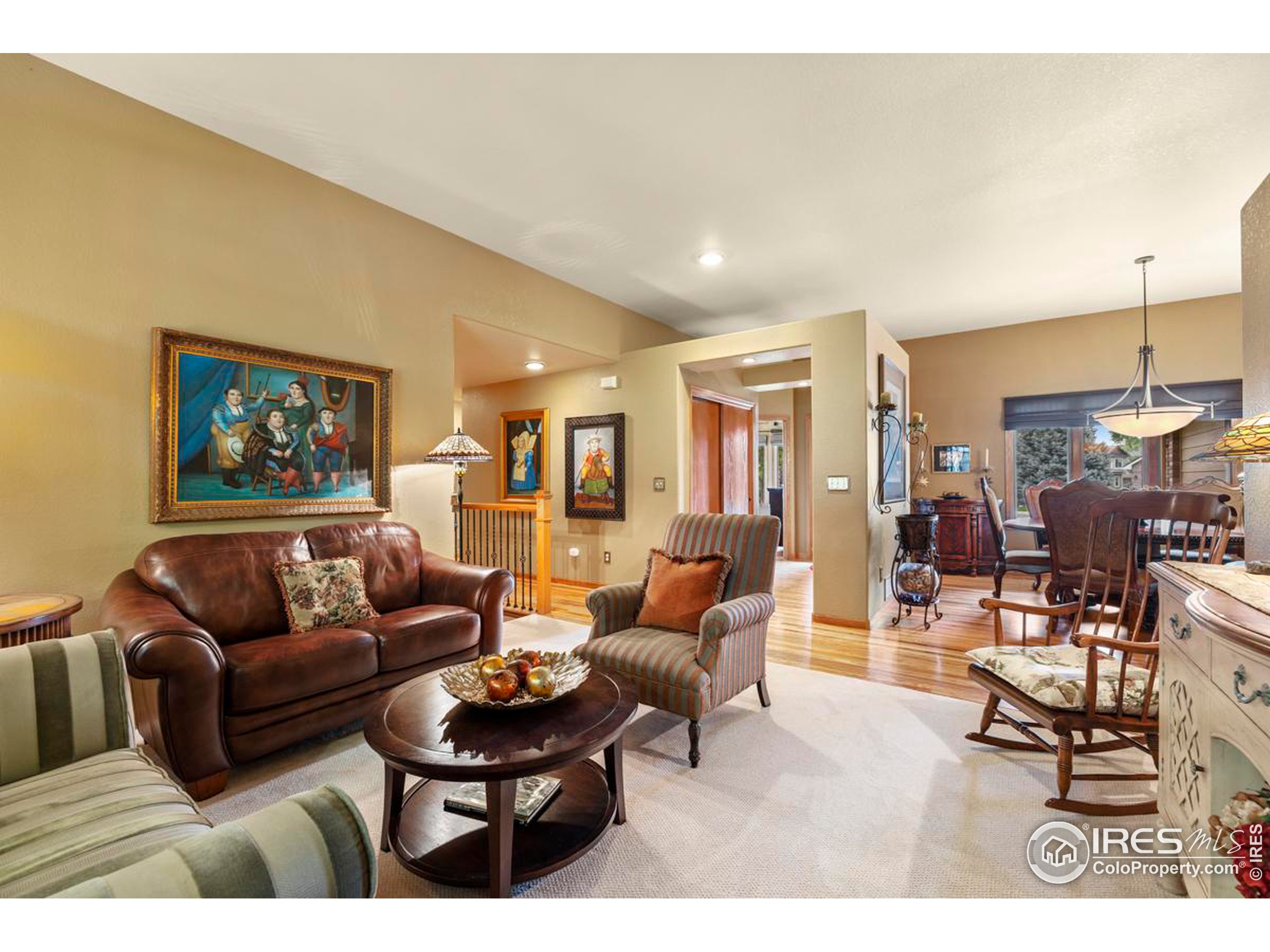 Photo 6 of 40 of 5607 Willow Springs Ct house