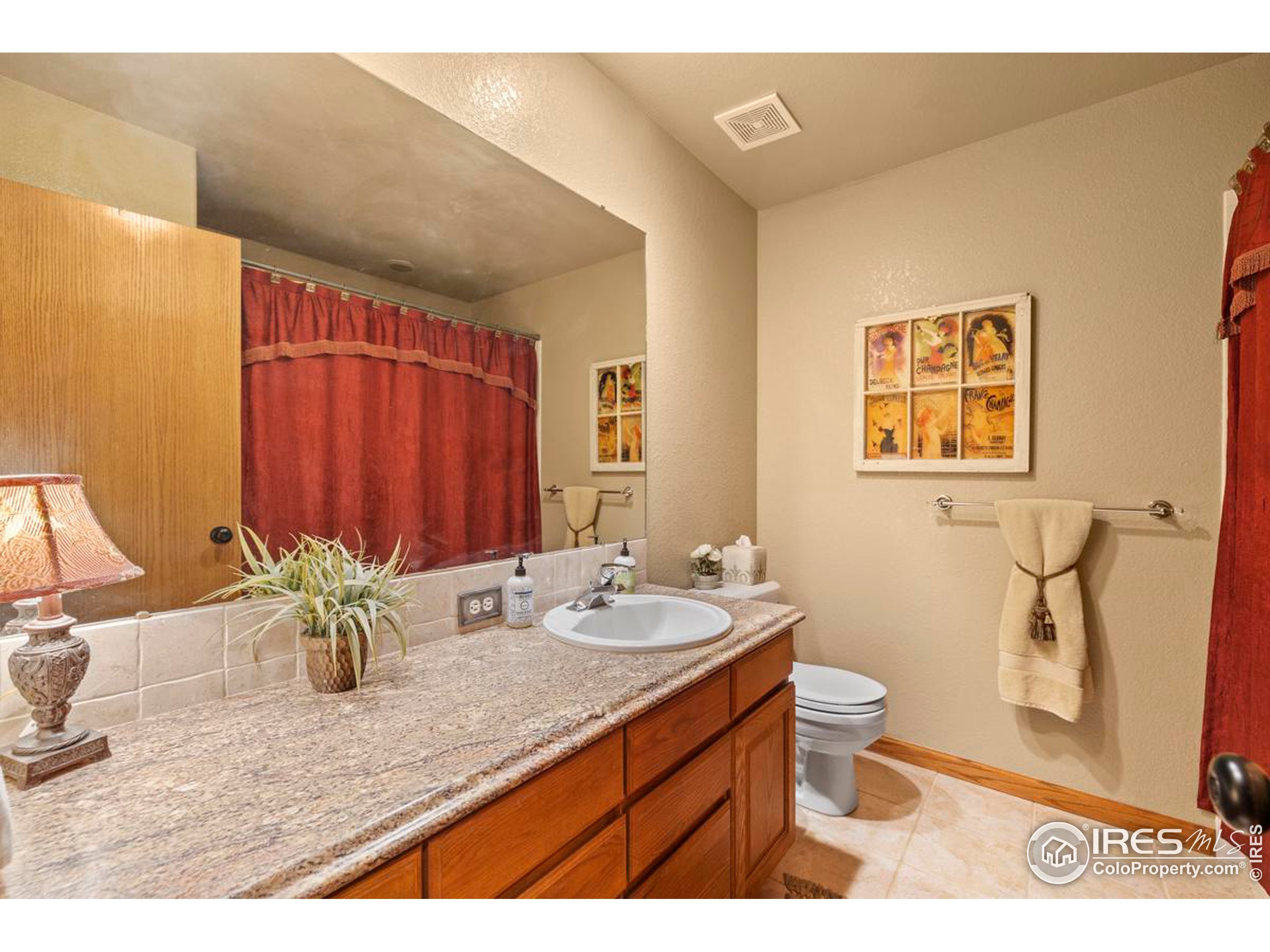 Photo 24 of 40 of 5607 Willow Springs Ct house