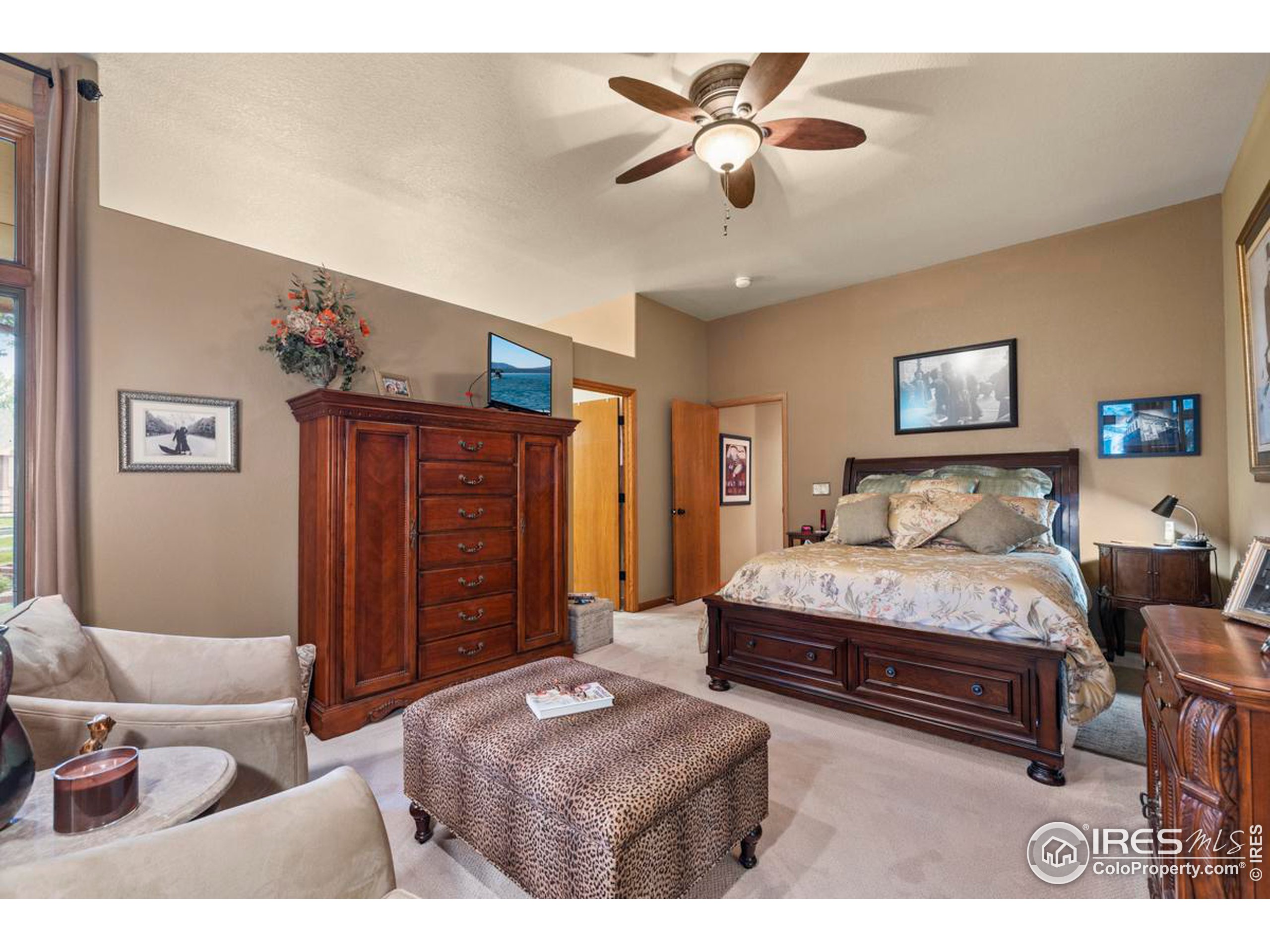 Photo 18 of 40 of 5607 Willow Springs Ct house