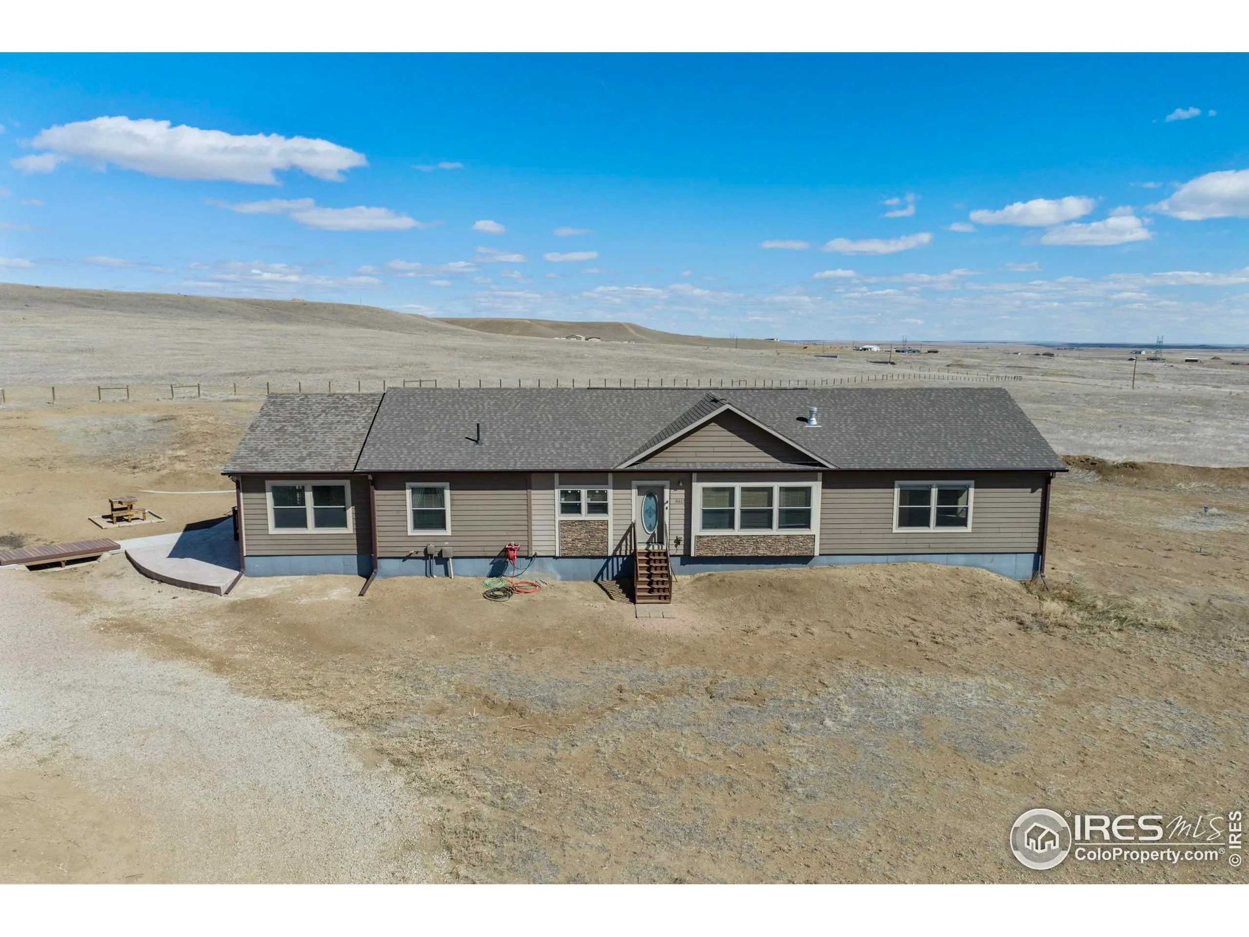 Carr, Colorado 80612, United States, 3 Bedrooms Bedrooms, ,2 BathroomsBathrooms,Residential,Active,83191