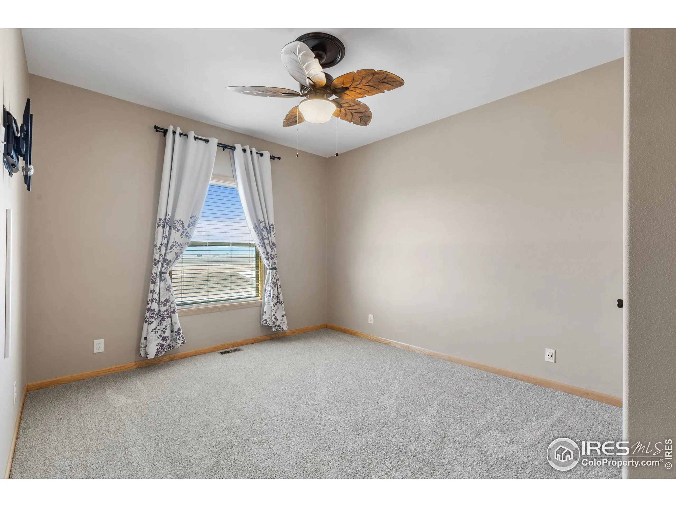 Carr, Colorado 80612, United States, 3 Bedrooms Bedrooms, ,2 BathroomsBathrooms,Residential,Active,83191