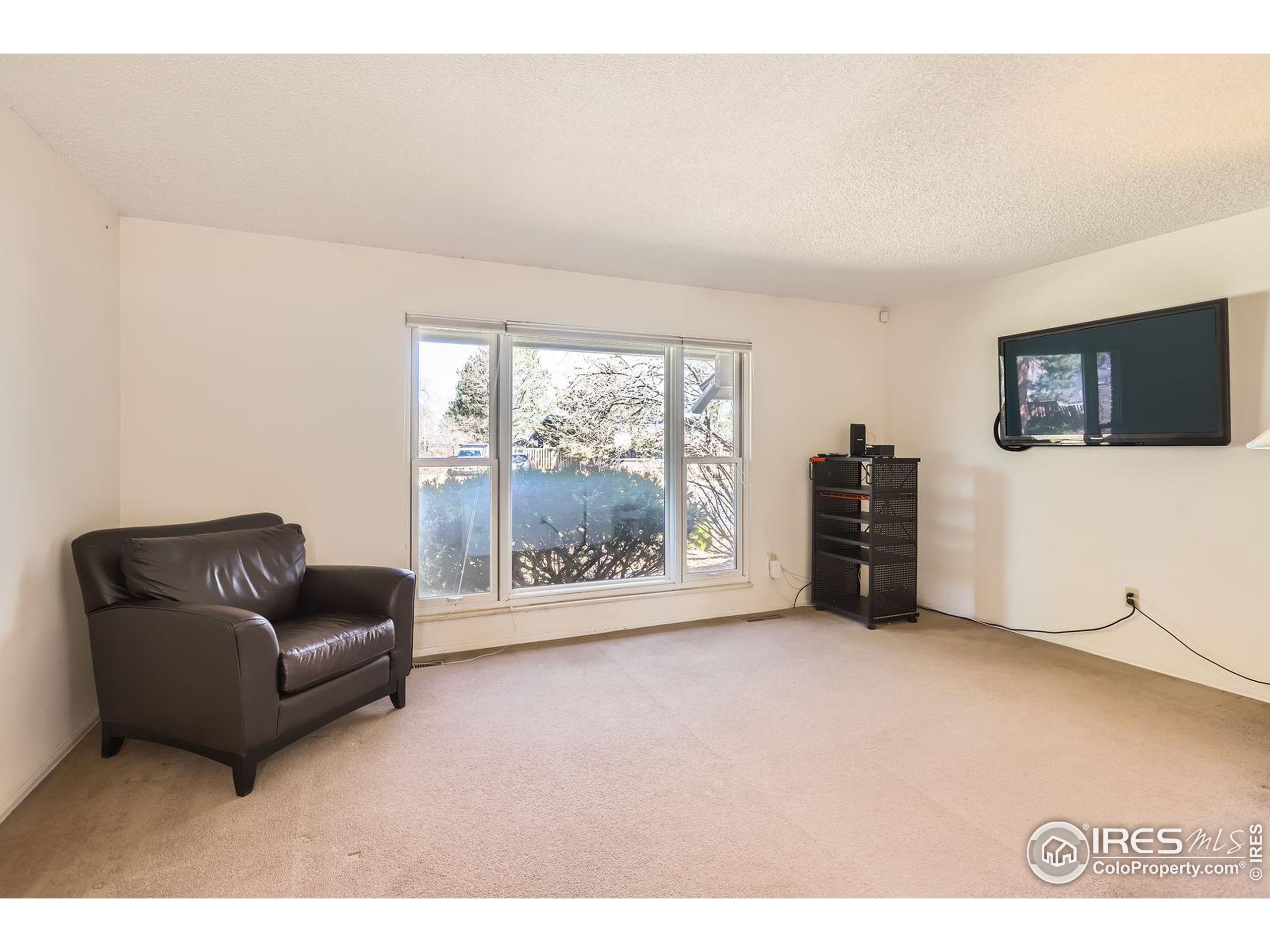 325 Fox Ct