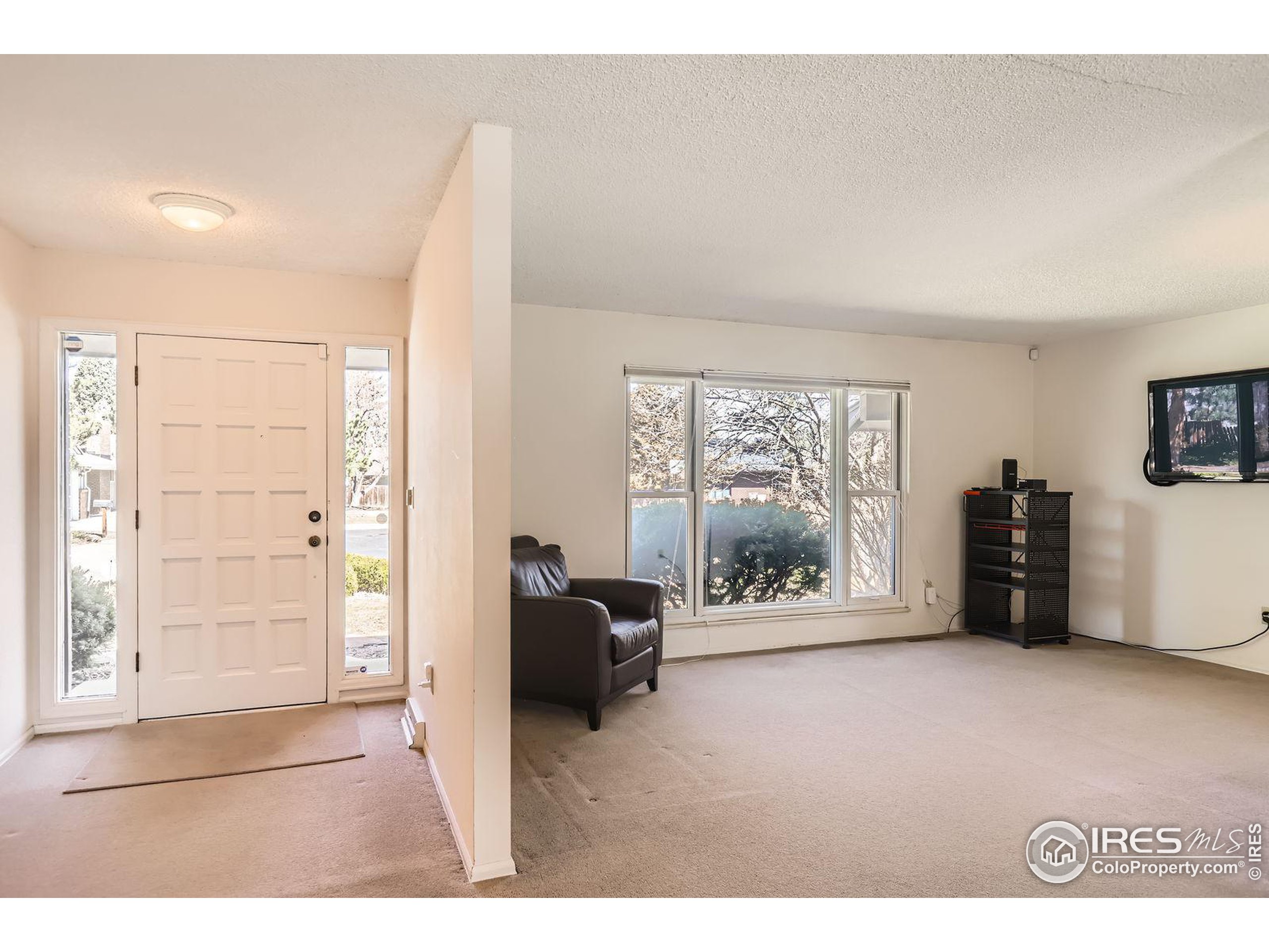 325 Fox Ct