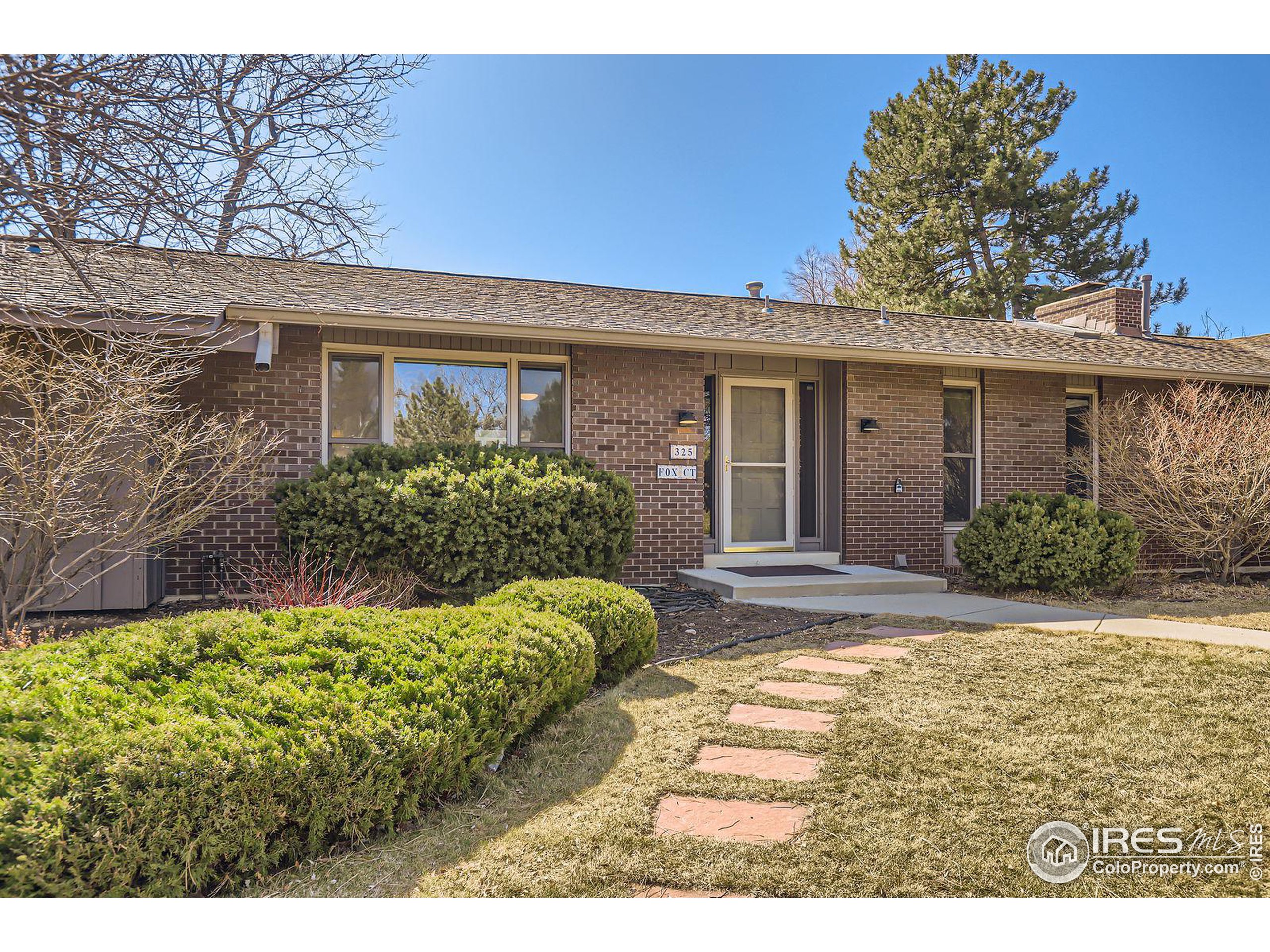 325 Fox Ct