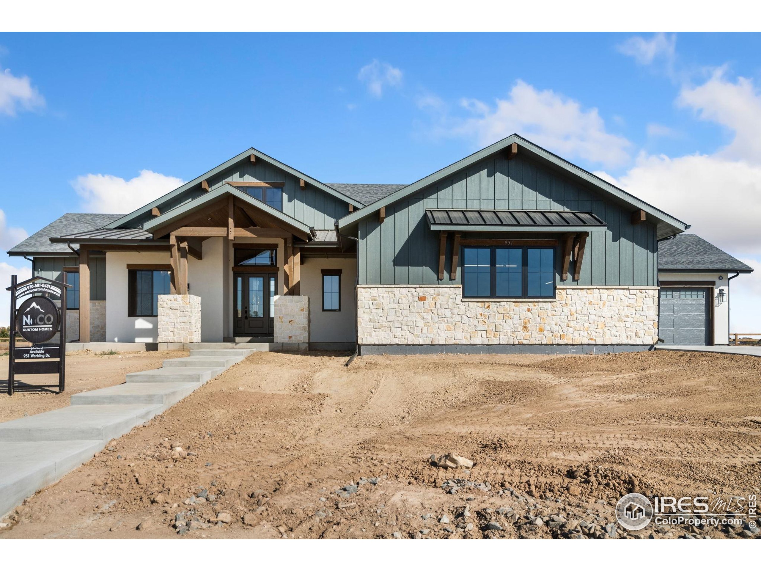 951 Warbling Dr