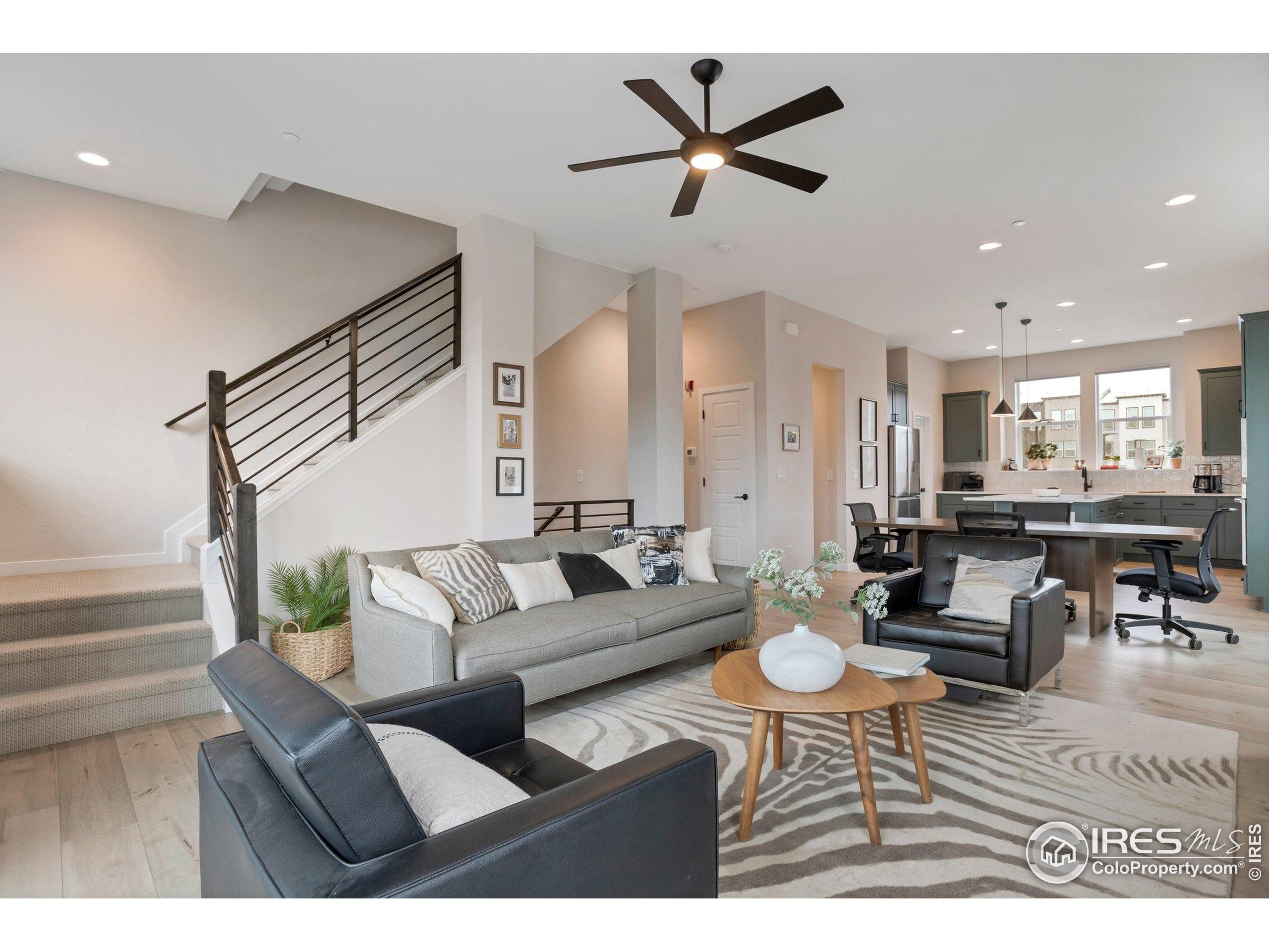 352 Superior Dr