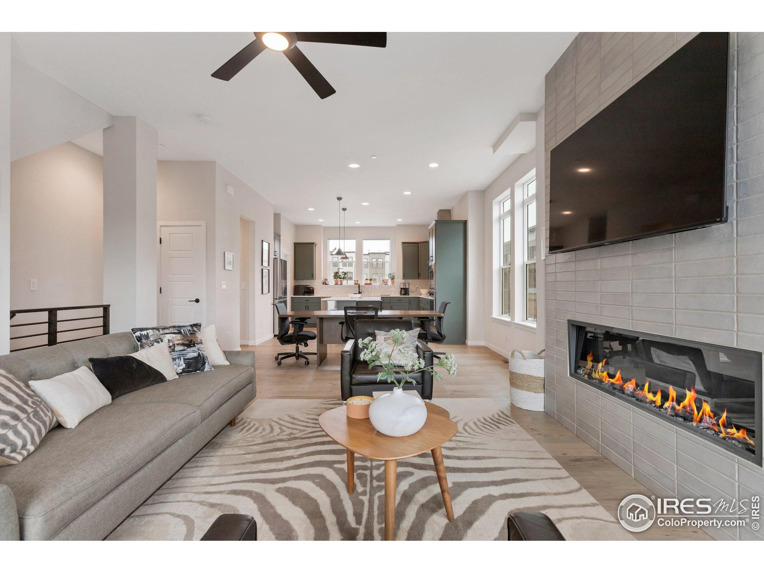 352 Superior Dr