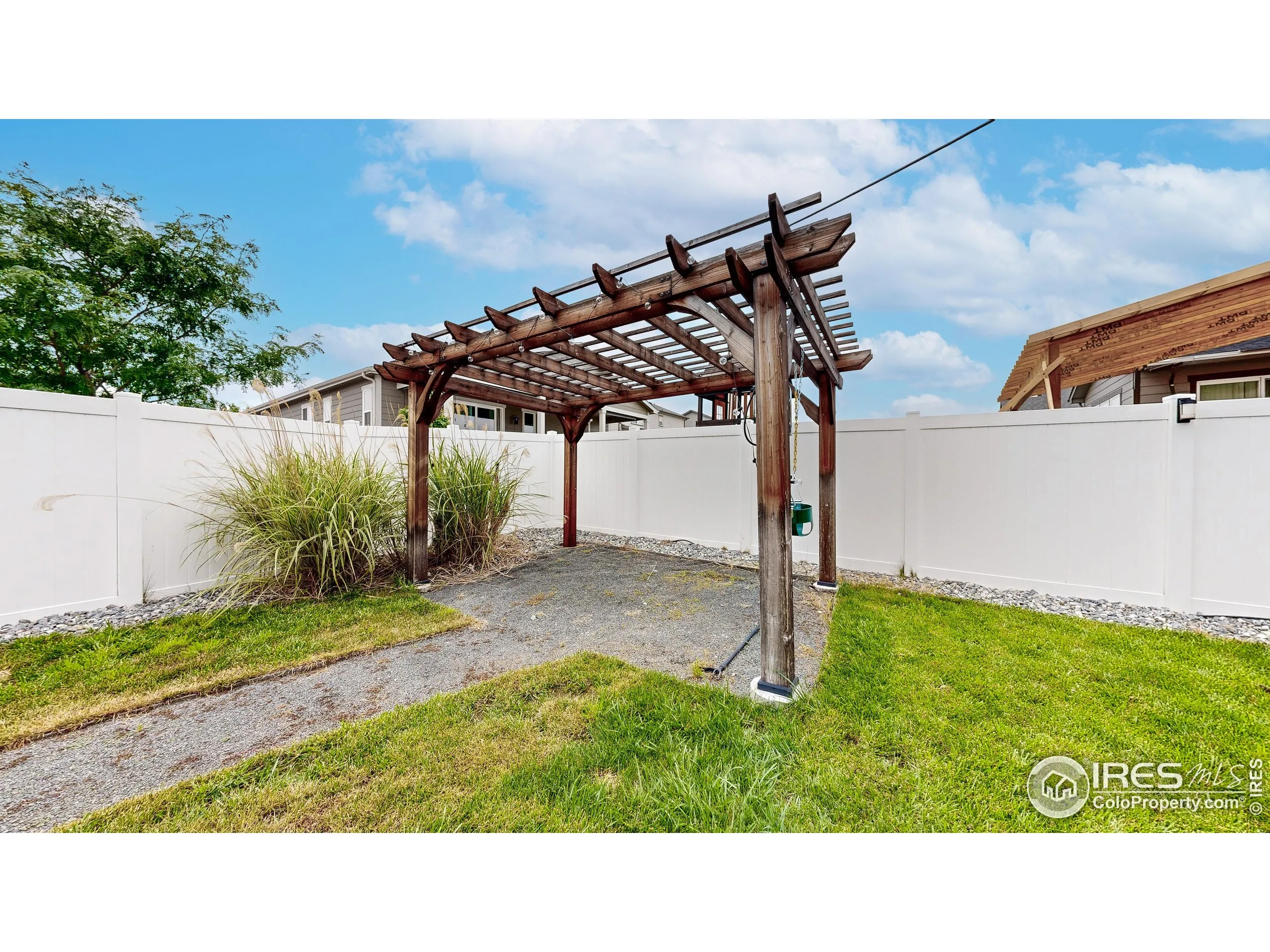 Windsor, Colorado 80550, United States, 3 Bedrooms Bedrooms, ,2 BathroomsBathrooms,Residential,Pending,182228