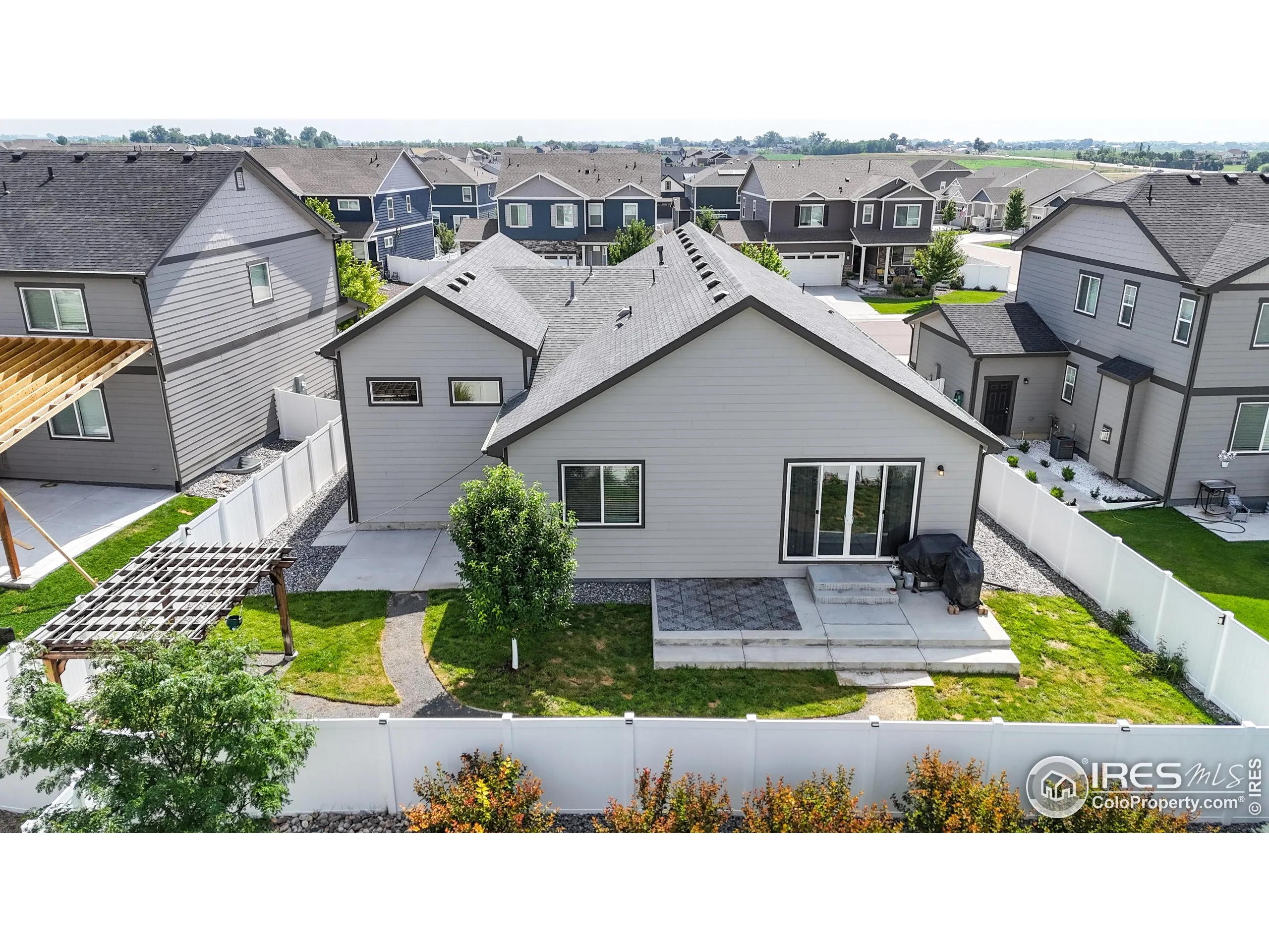 Windsor, Colorado 80550, United States, 3 Bedrooms Bedrooms, ,2 BathroomsBathrooms,Residential,Pending,182228