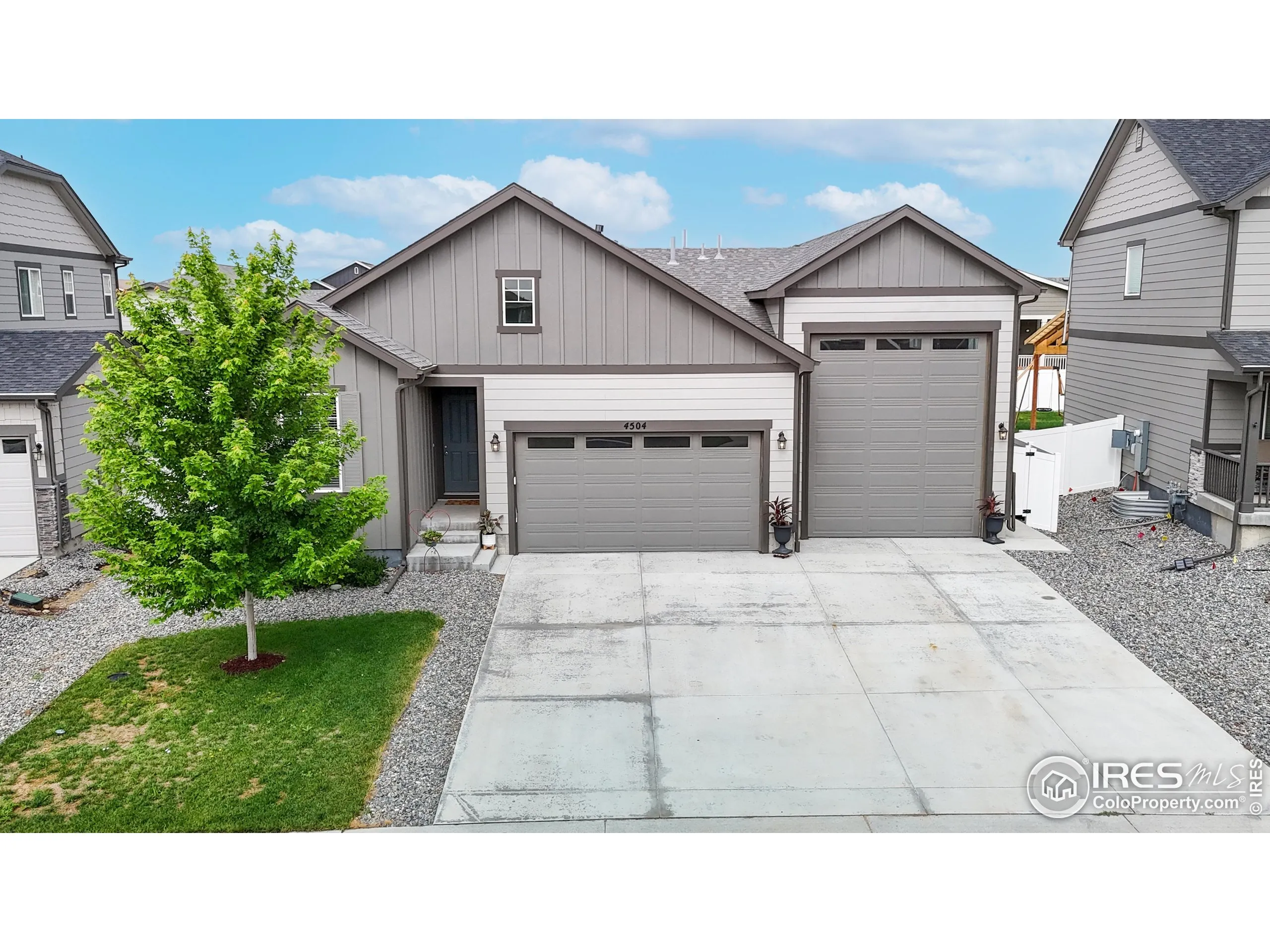Windsor, Colorado 80550, United States, 3 Bedrooms Bedrooms, ,2 BathroomsBathrooms,Residential,Pending,182228