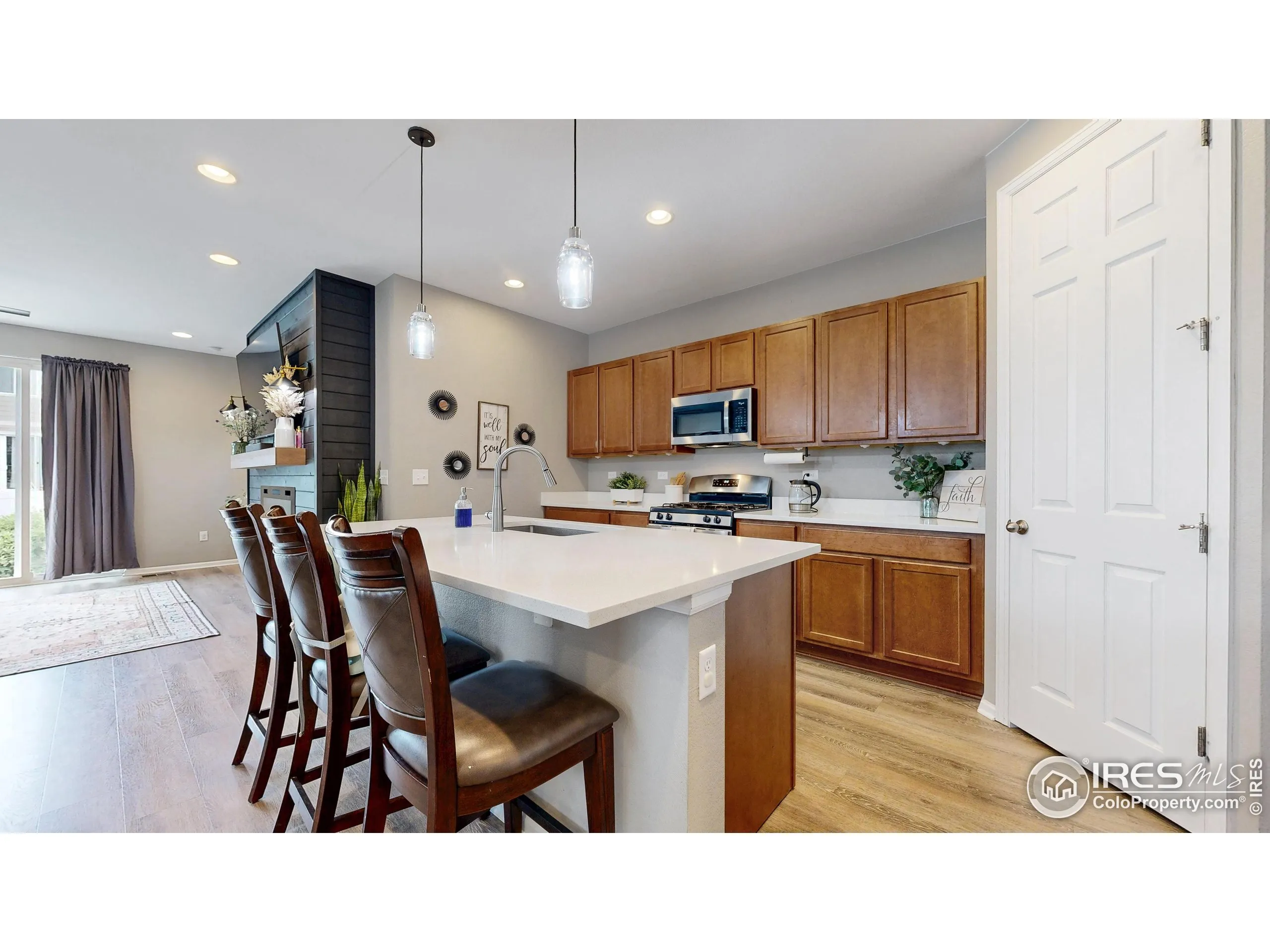 Windsor, Colorado 80550, United States, 3 Bedrooms Bedrooms, ,2 BathroomsBathrooms,Residential,Pending,182228