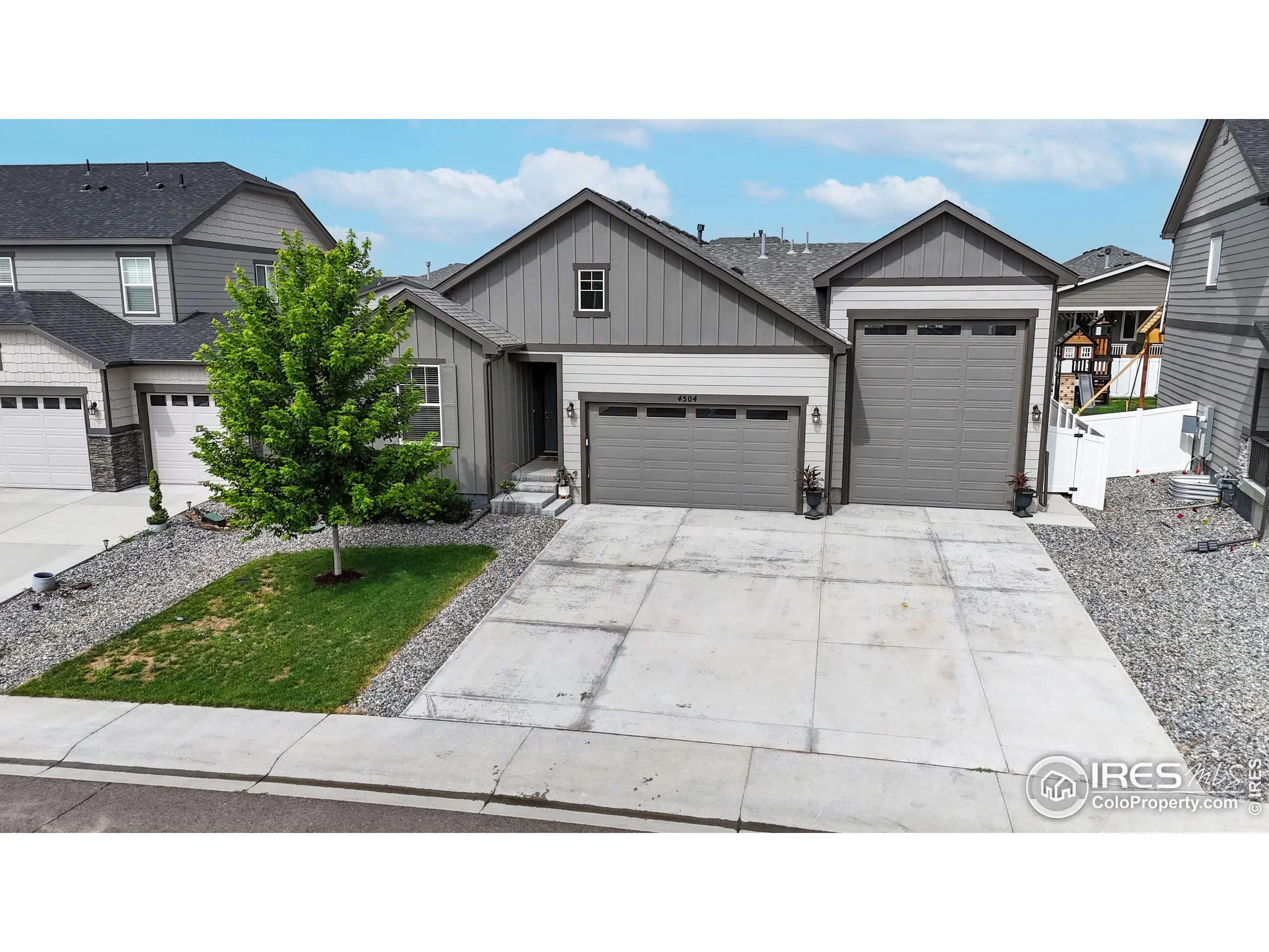 Windsor, Colorado 80550, United States, 3 Bedrooms Bedrooms, ,2 BathroomsBathrooms,Residential,Pending,182228