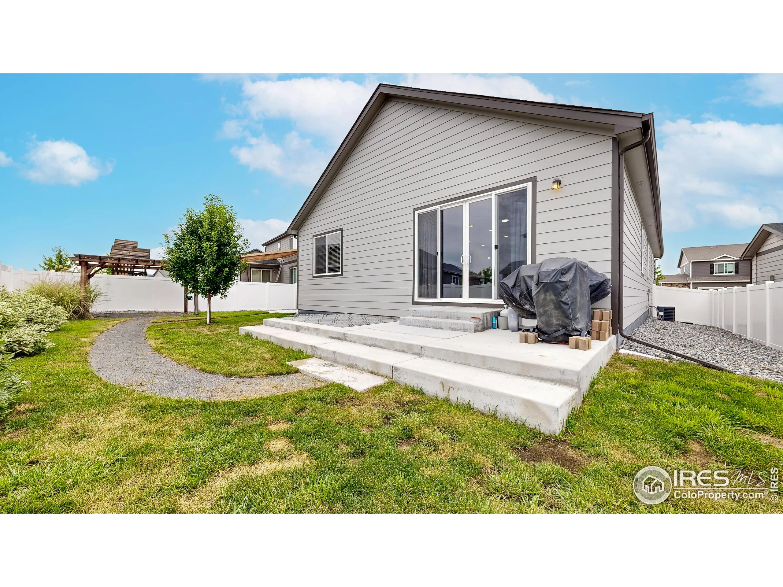 Windsor, Colorado 80550, United States, 3 Bedrooms Bedrooms, ,2 BathroomsBathrooms,Residential,Pending,182228