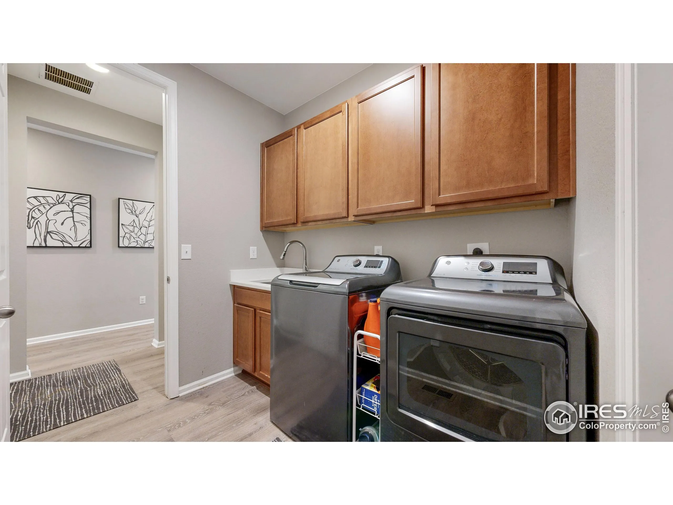 Windsor, Colorado 80550, United States, 3 Bedrooms Bedrooms, ,2 BathroomsBathrooms,Residential,Pending,182228