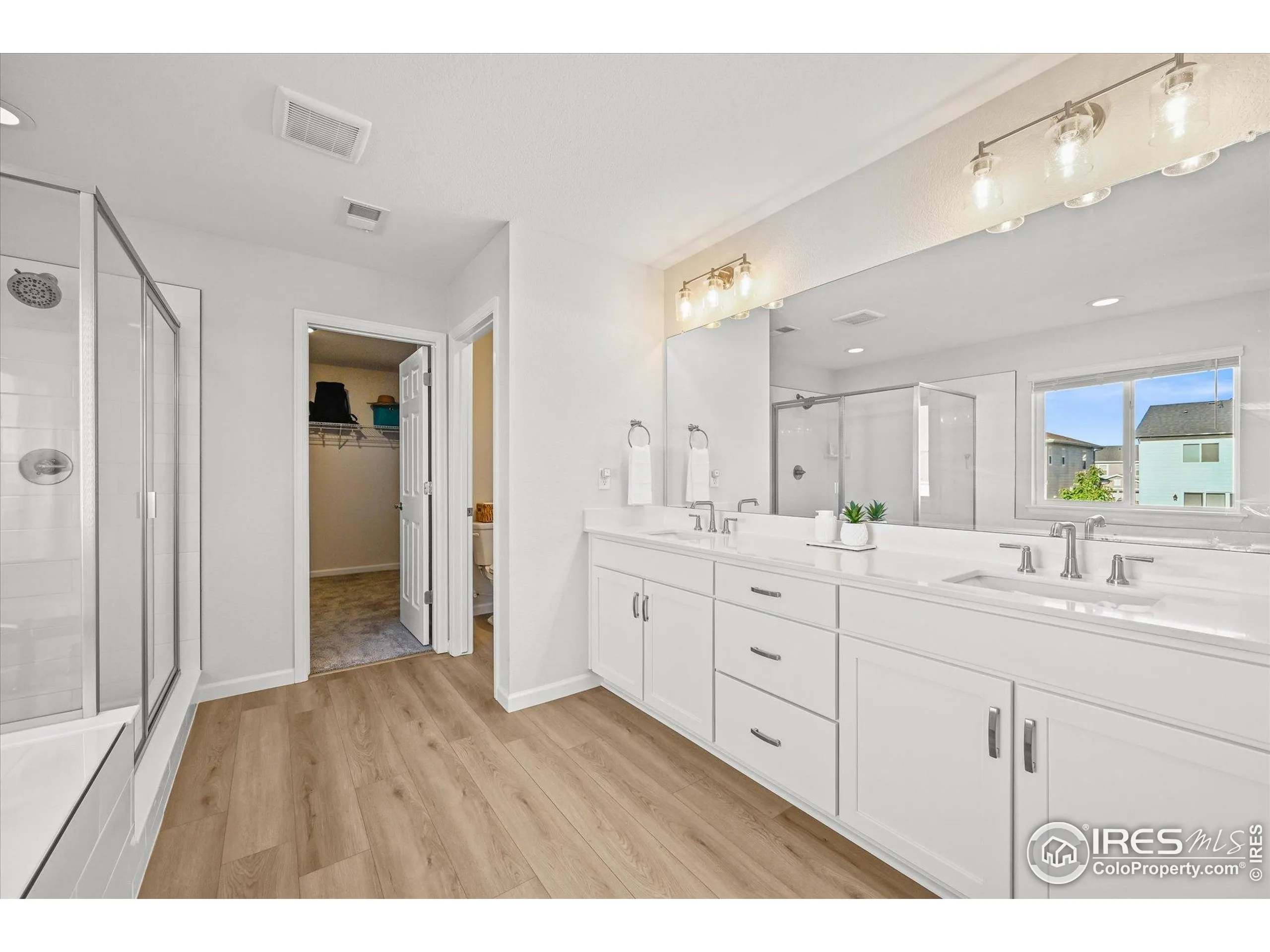 Windsor, Colorado 80550, United States, 6 Bedrooms Bedrooms, ,5 BathroomsBathrooms,Residential,Active,236916