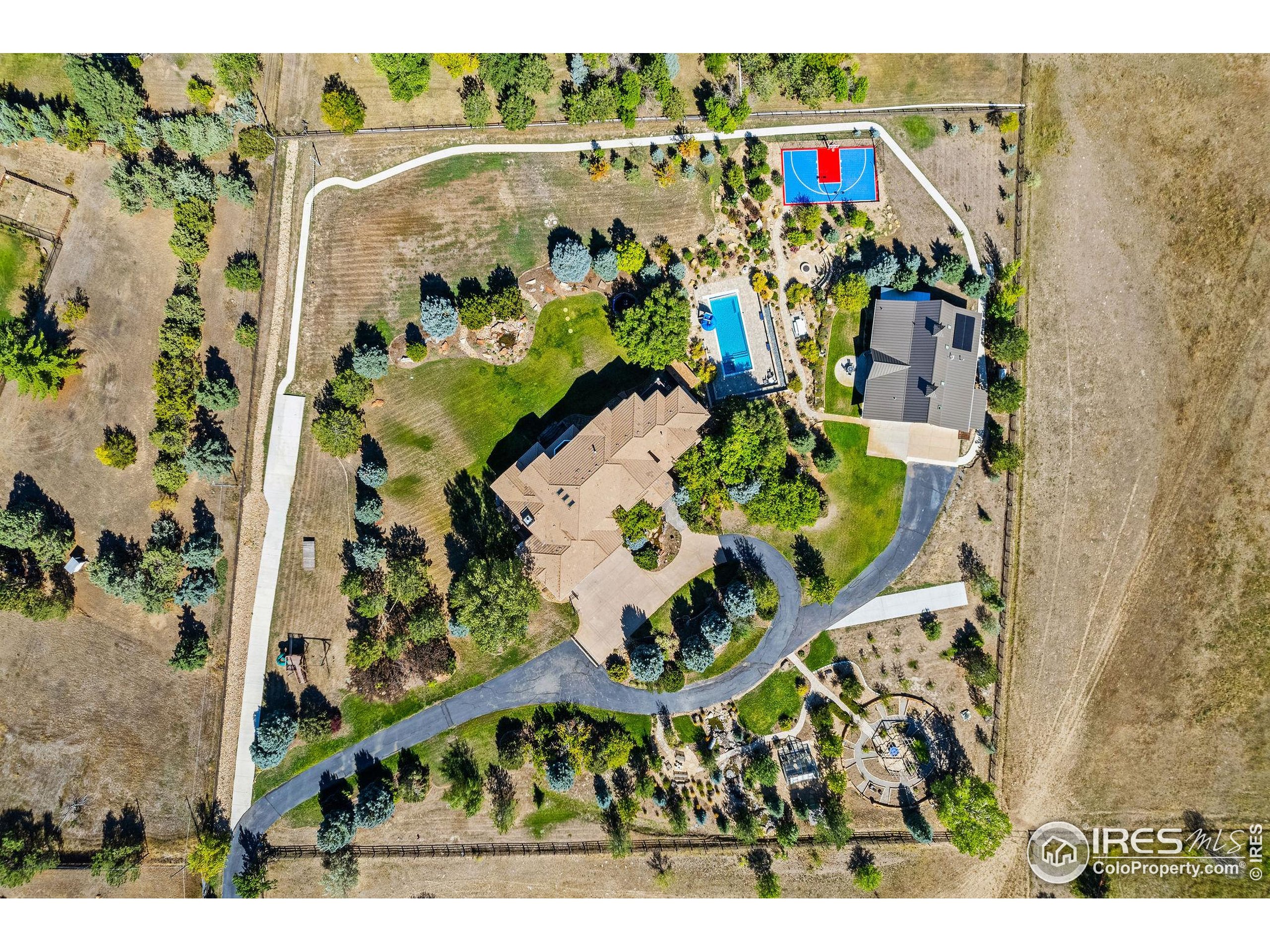 8001 Fairview Rd