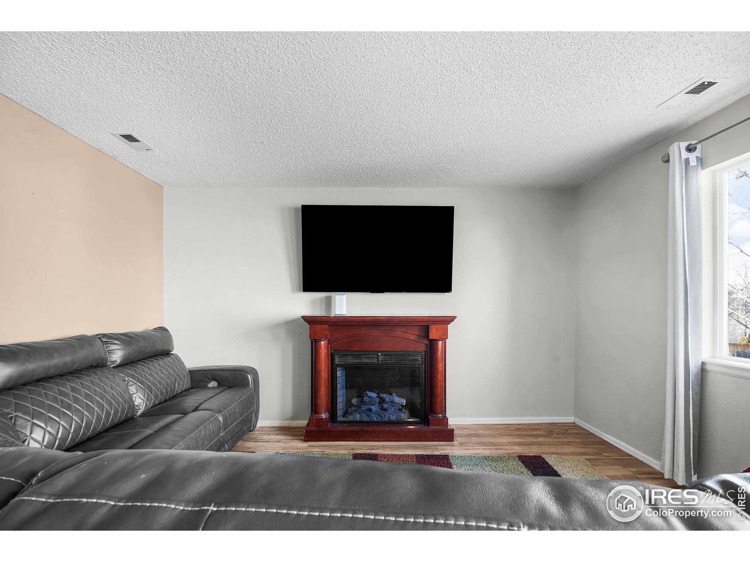 Brighton, Colorado 80601, United States, 4 Bedrooms Bedrooms, ,3 BathroomsBathrooms,Residential,Active,87975