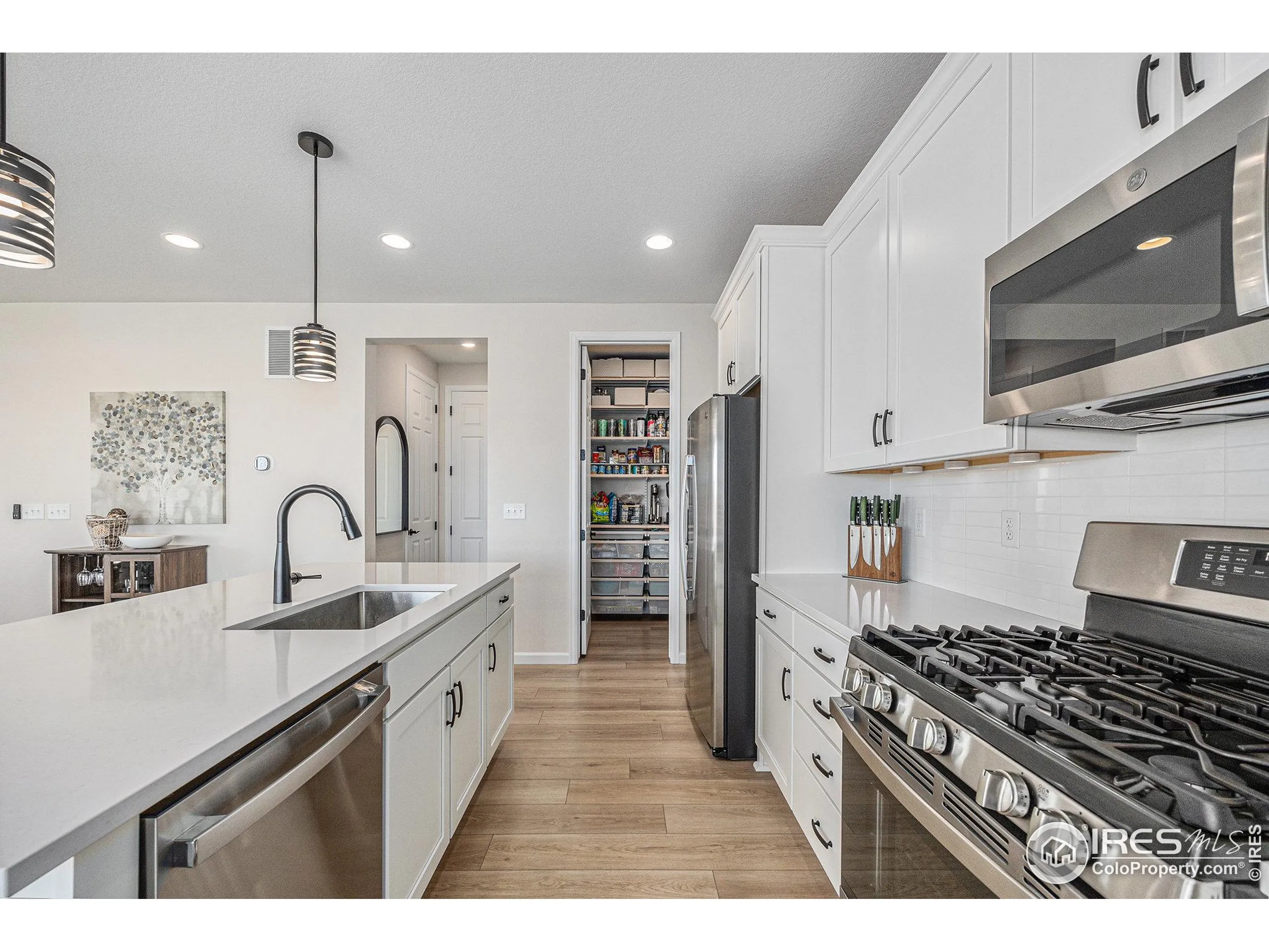 Erie, Colorado 80516, United States, 3 Bedrooms Bedrooms, ,3 BathroomsBathrooms,Residential,Coming Soon,164919