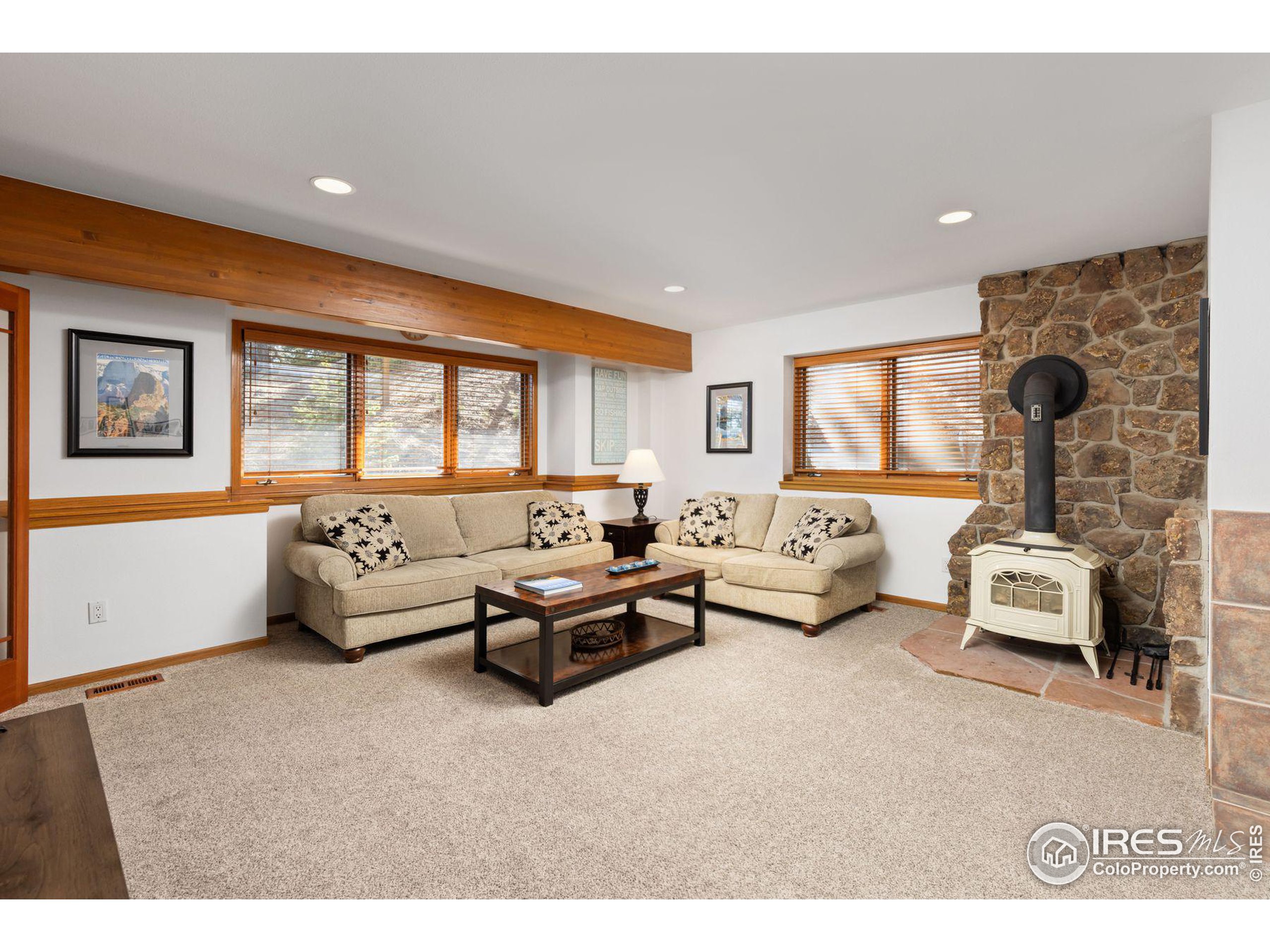 82 Grove Ct