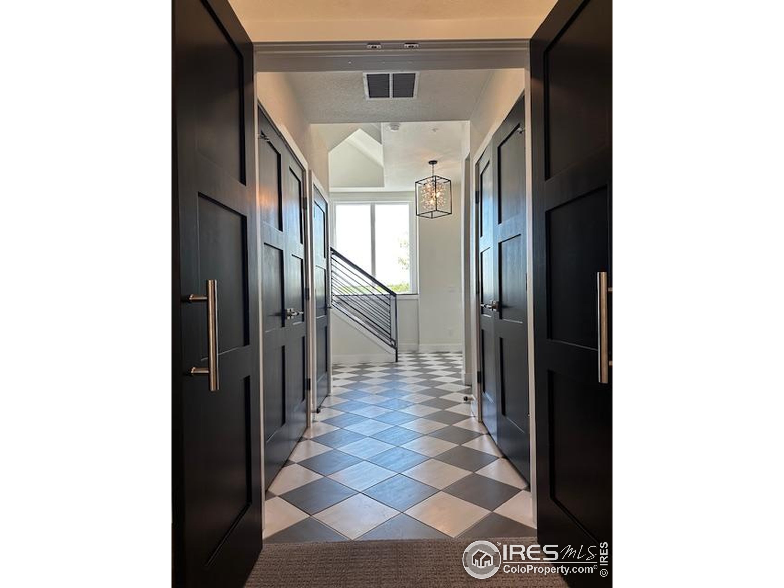 410 Superior Dr