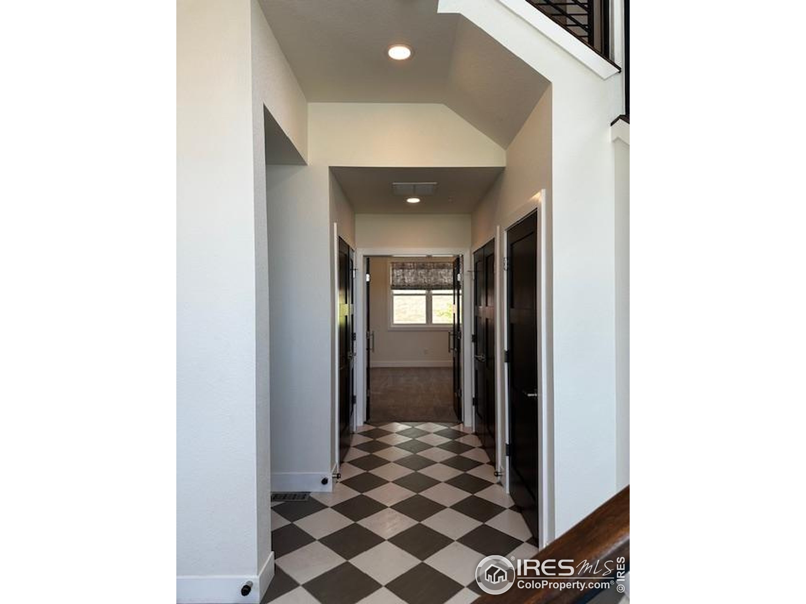 410 Superior Dr