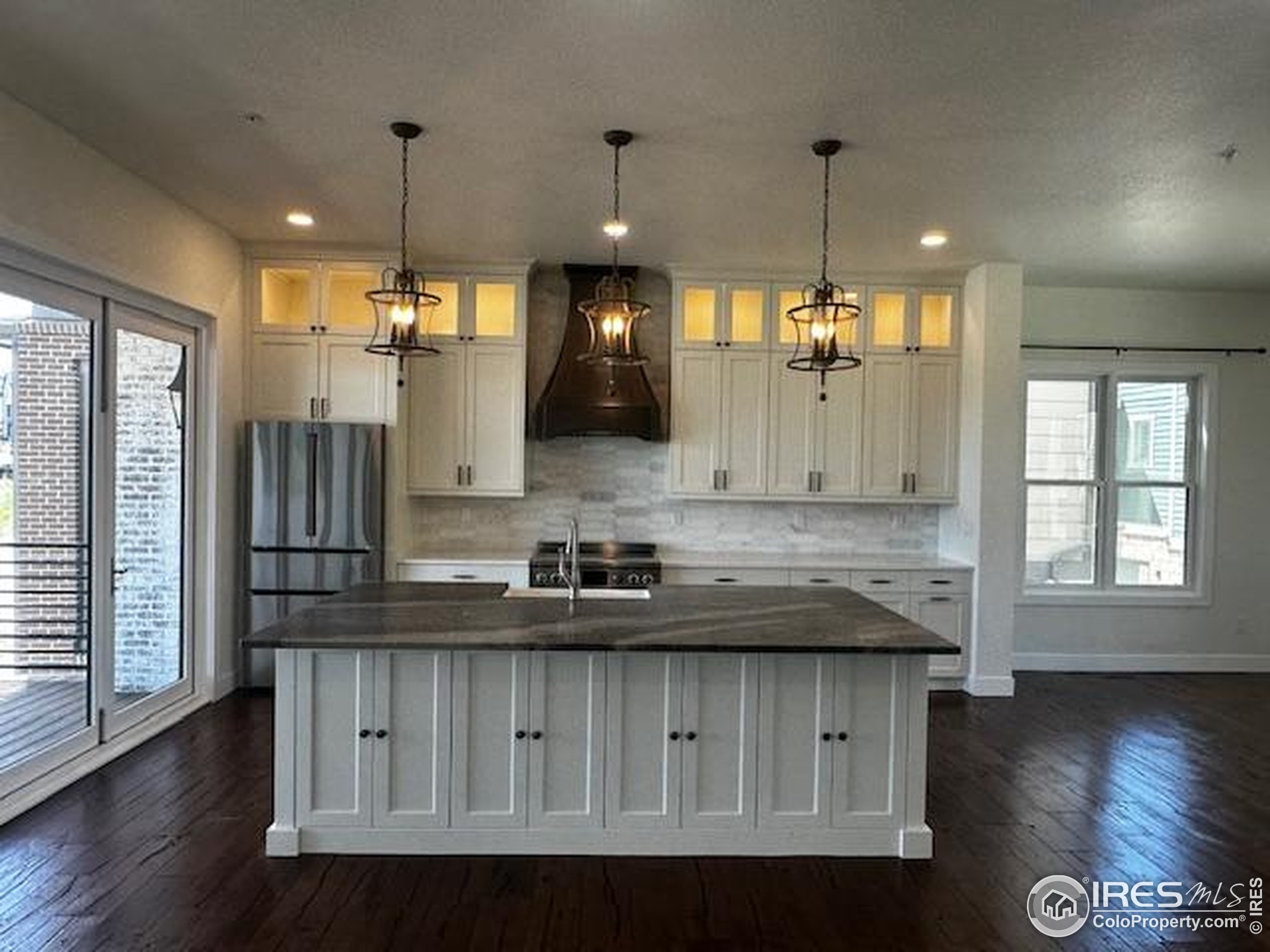 410 Superior Dr