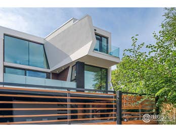 Townhouse at 944 Arapahoe Ave B