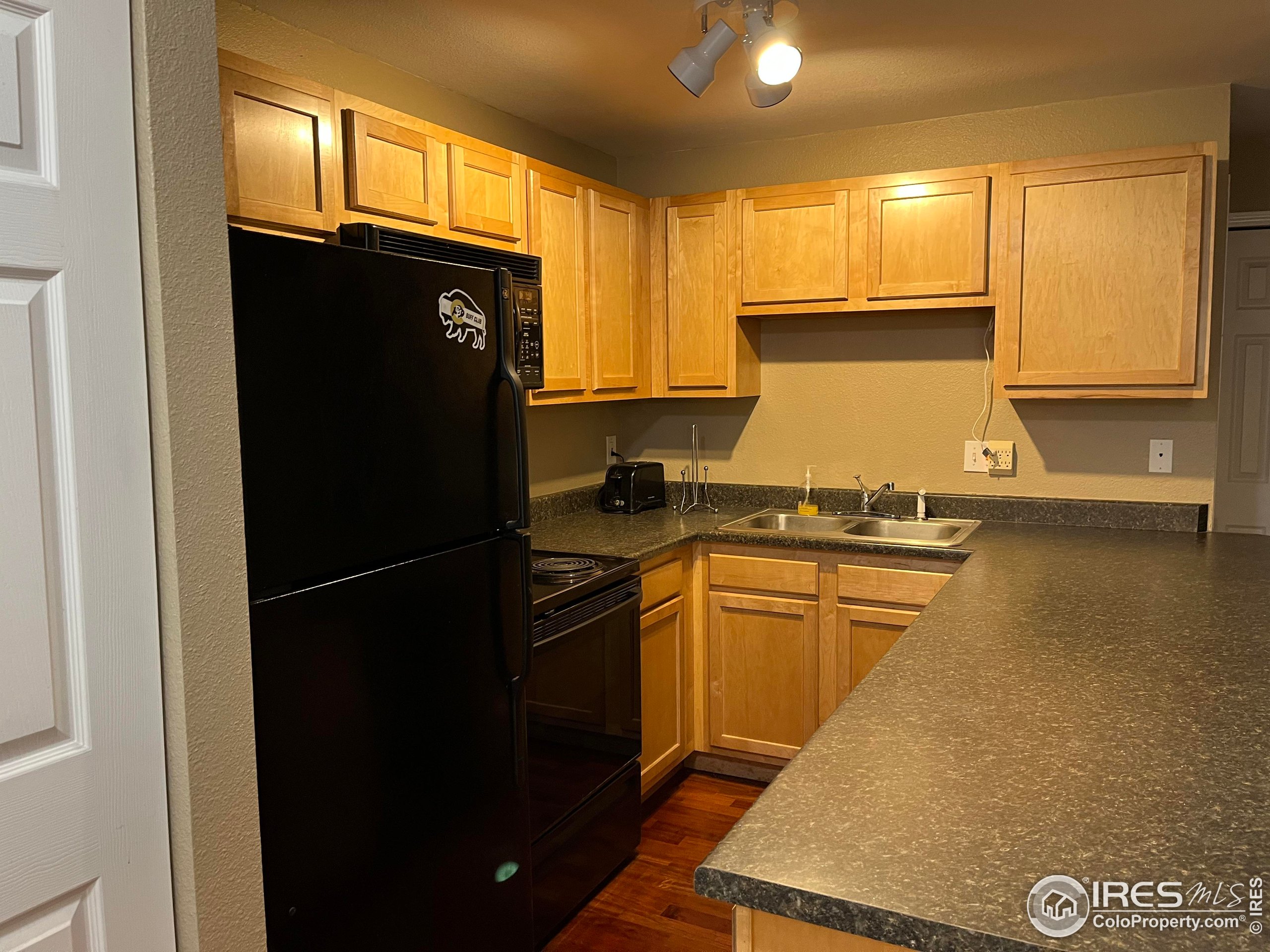 1405 Broadway 102