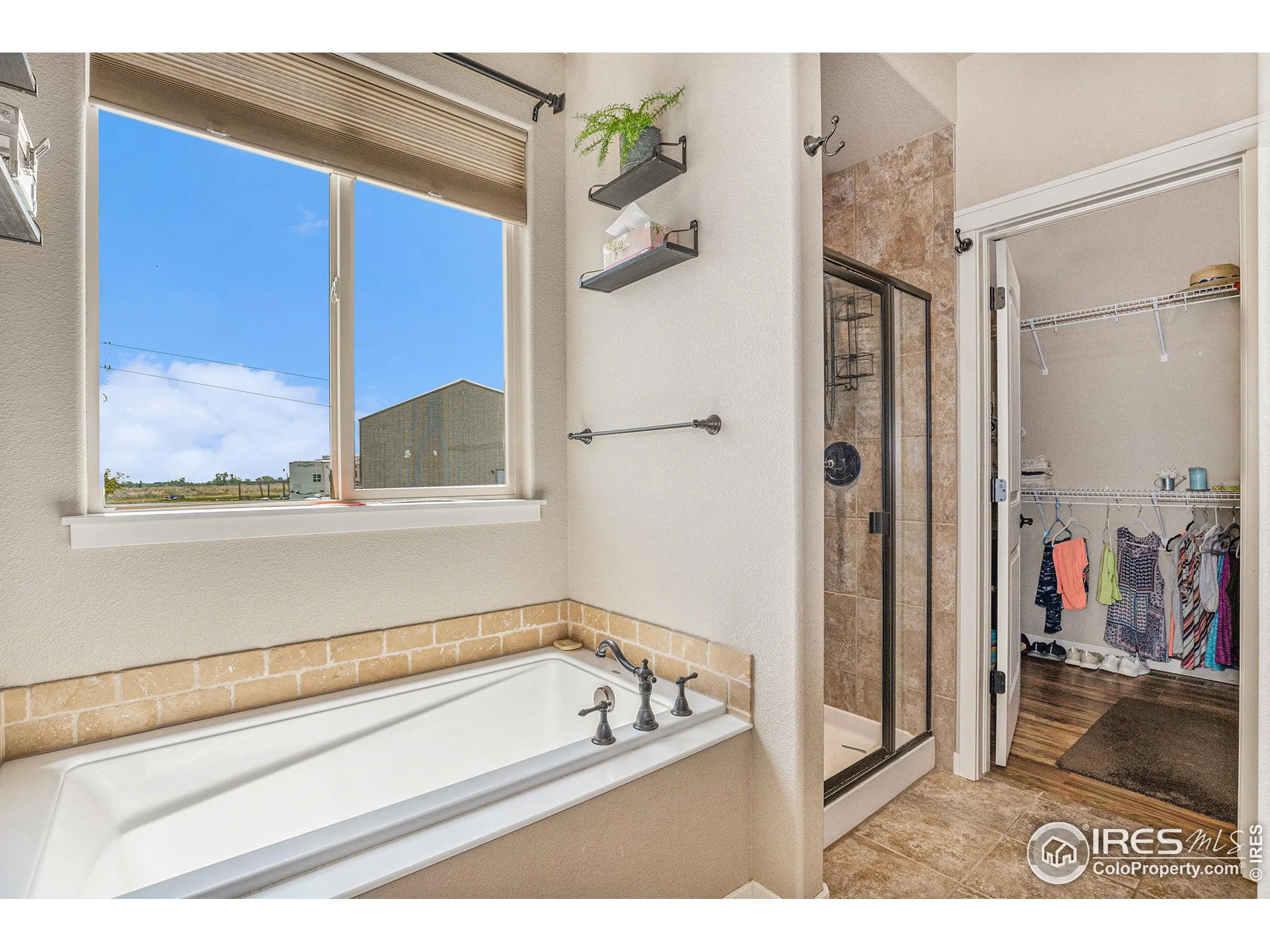 Wiggins, Colorado 80654, United States, 5 Bedrooms Bedrooms, ,3 BathroomsBathrooms,Residential,Pending,14172