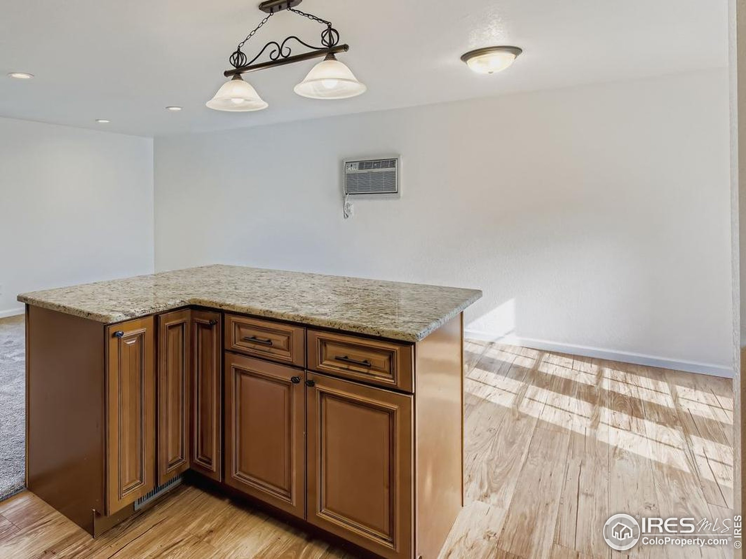 2412 Sunset Dr