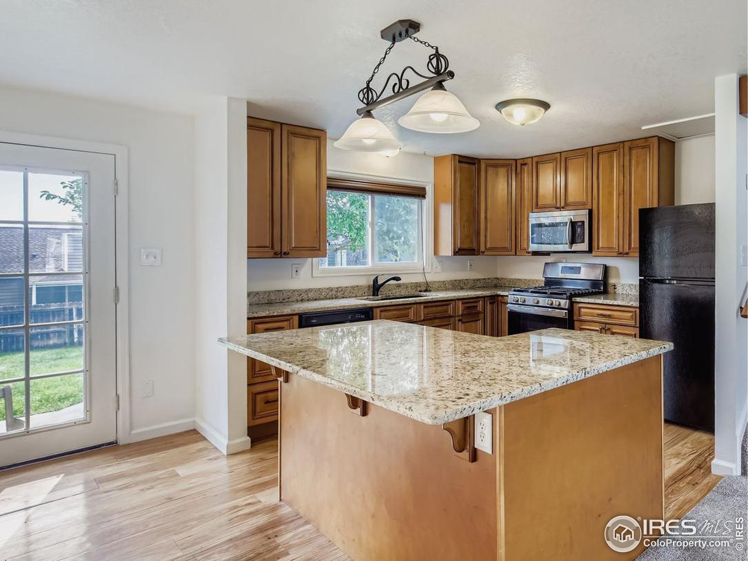 2412 Sunset Dr
