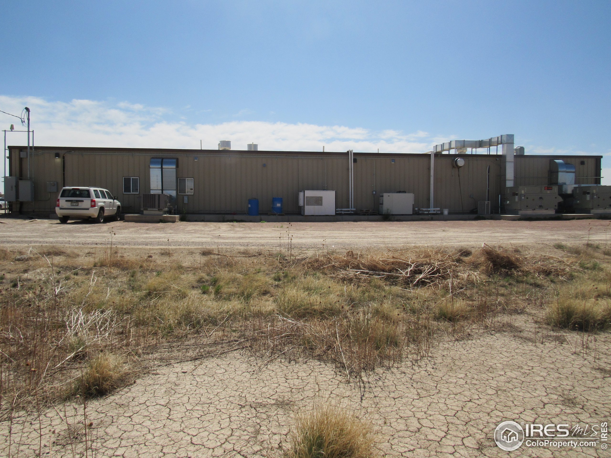 869 E Industrial Blvd