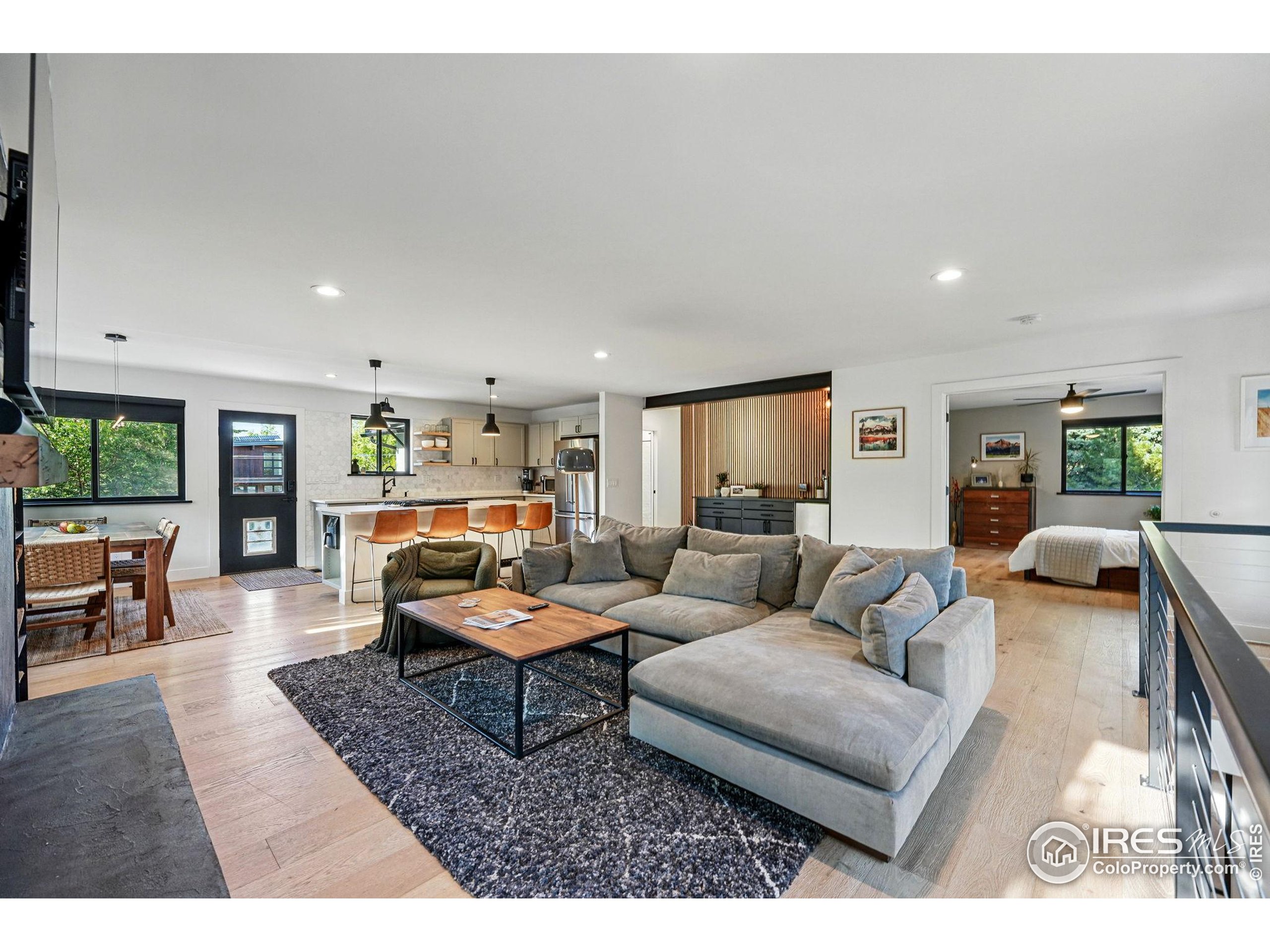 1801 Redwood Ave