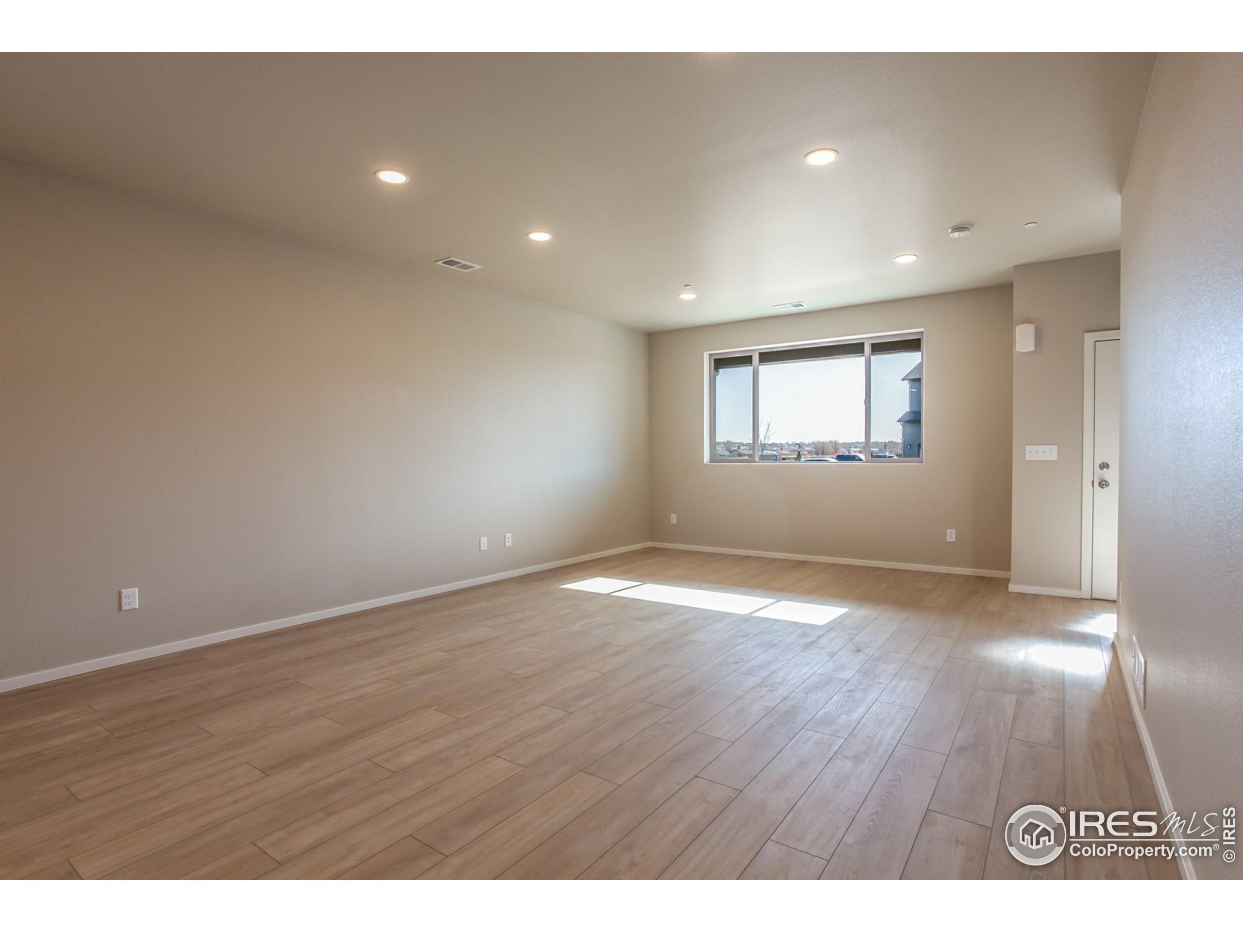 Photo 5 of 34 of 6825 4th St Rd 2 townhome