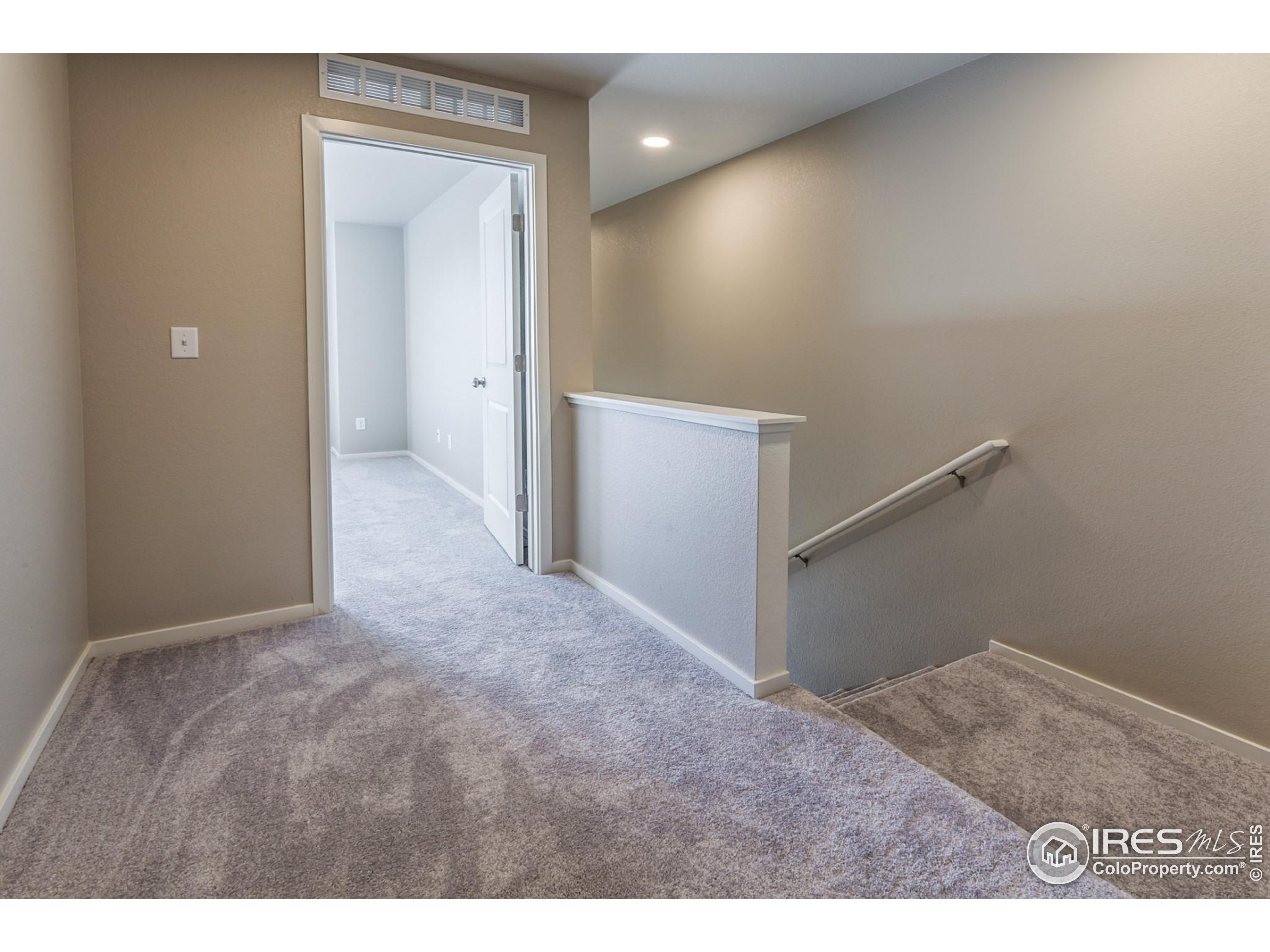 Photo 18 of 34 of 6825 4th St Rd 2 townhome