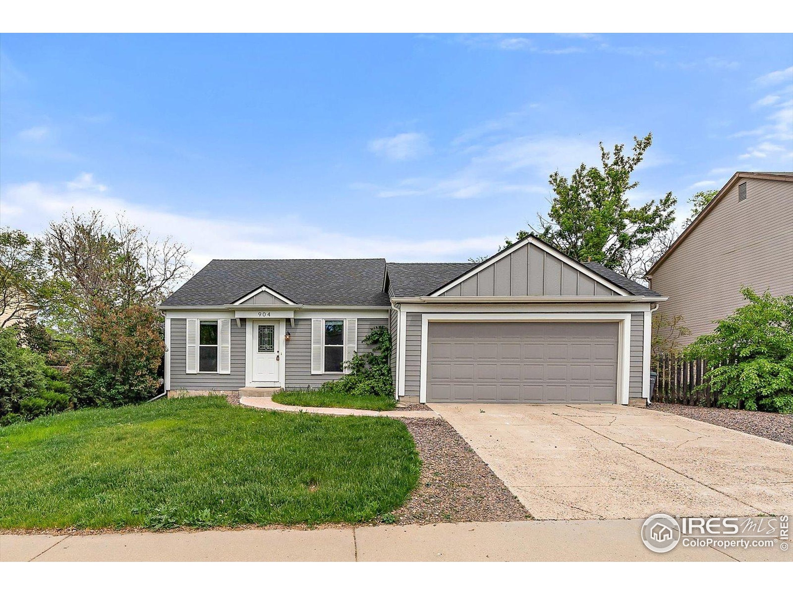 904 Clover Cir
