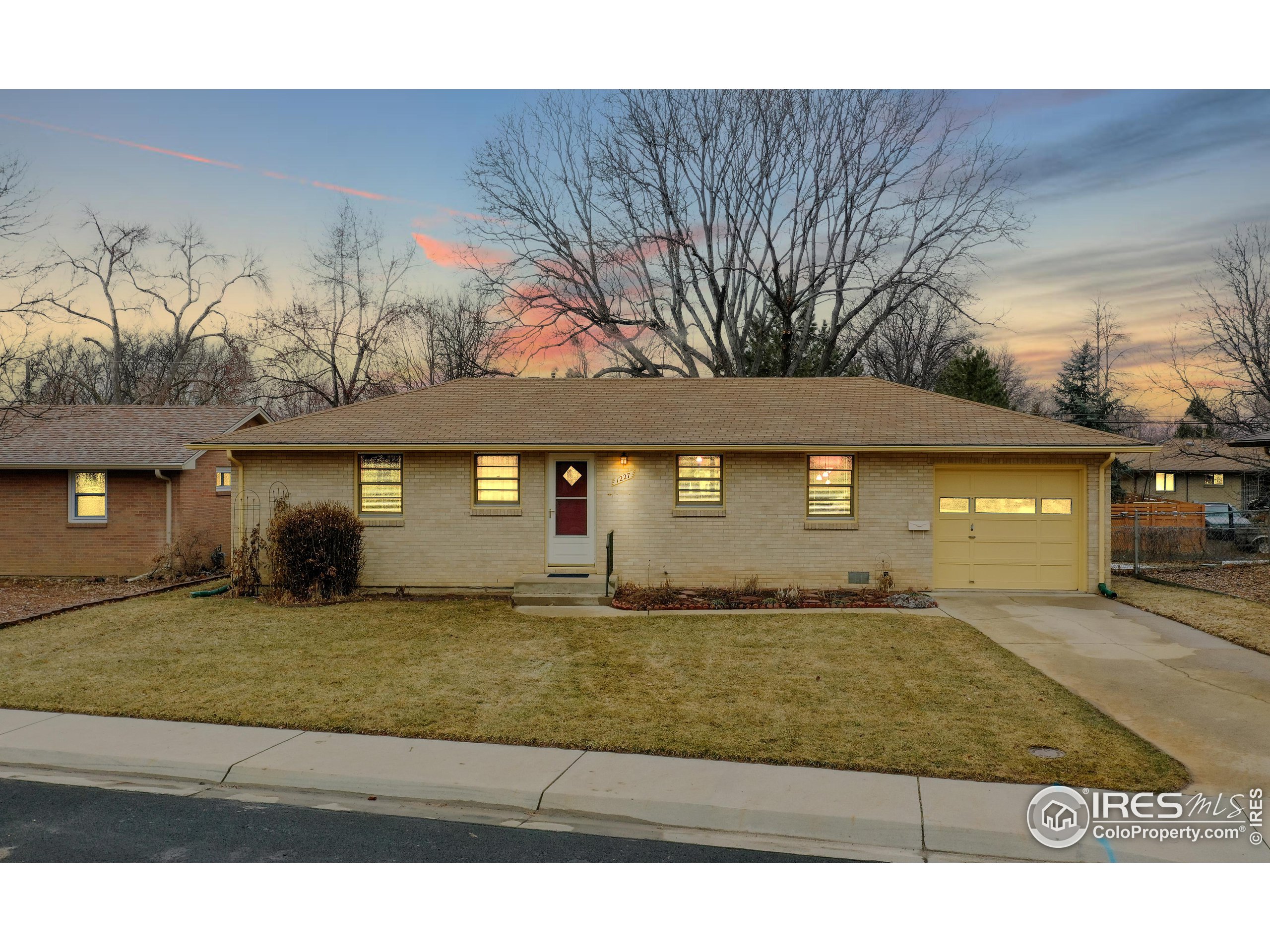 Photo 1 of 40 of 1227 Aspen St house
