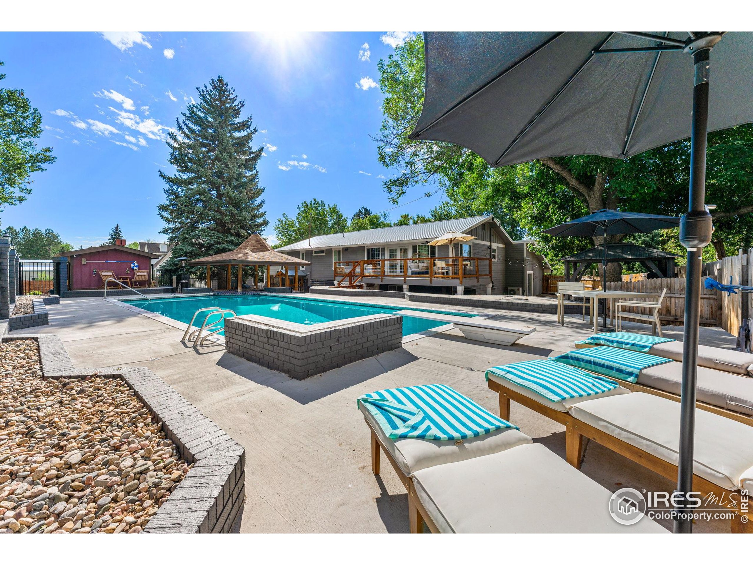 7451 Rozena Dr