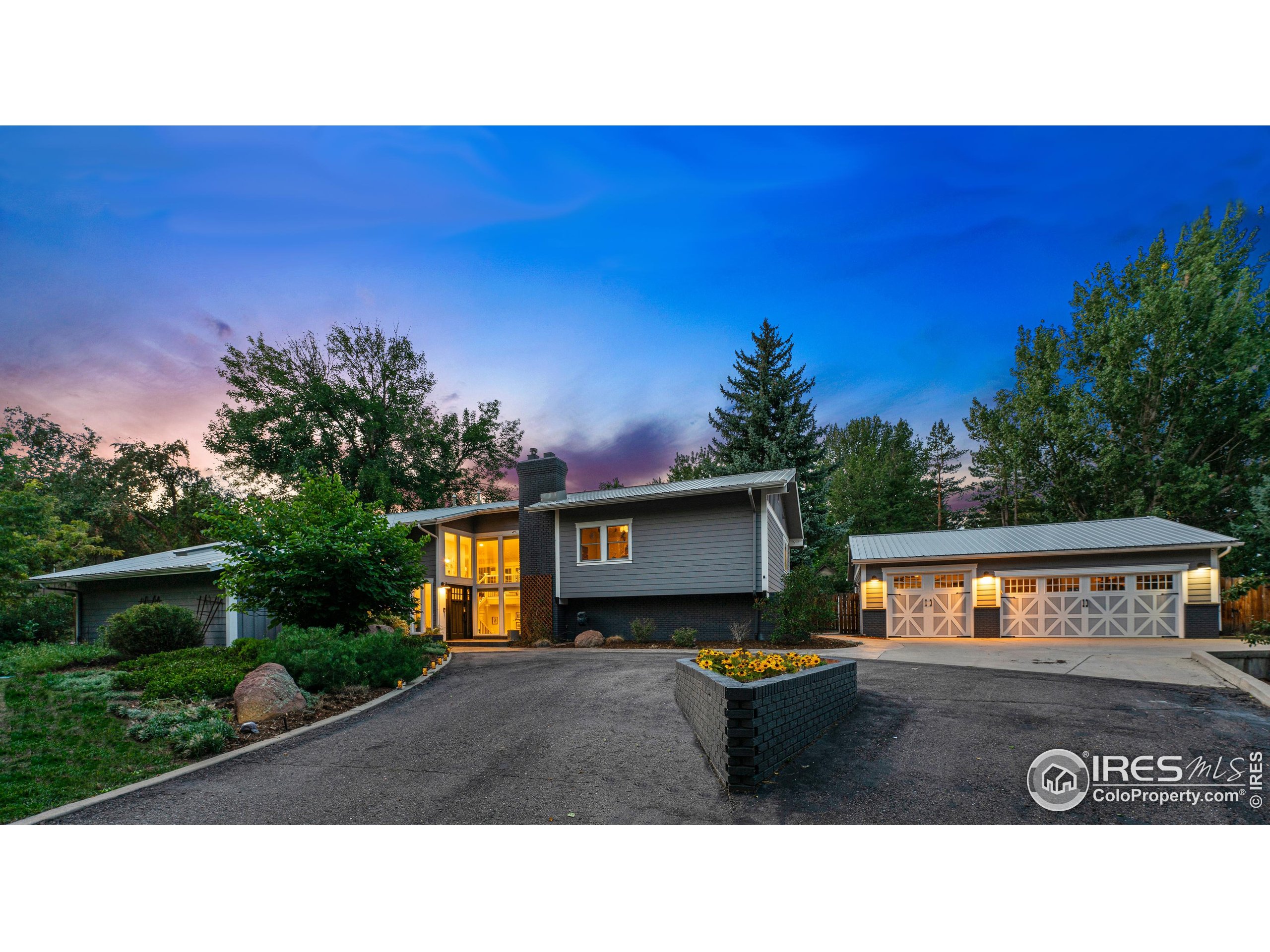 7451 Rozena Dr