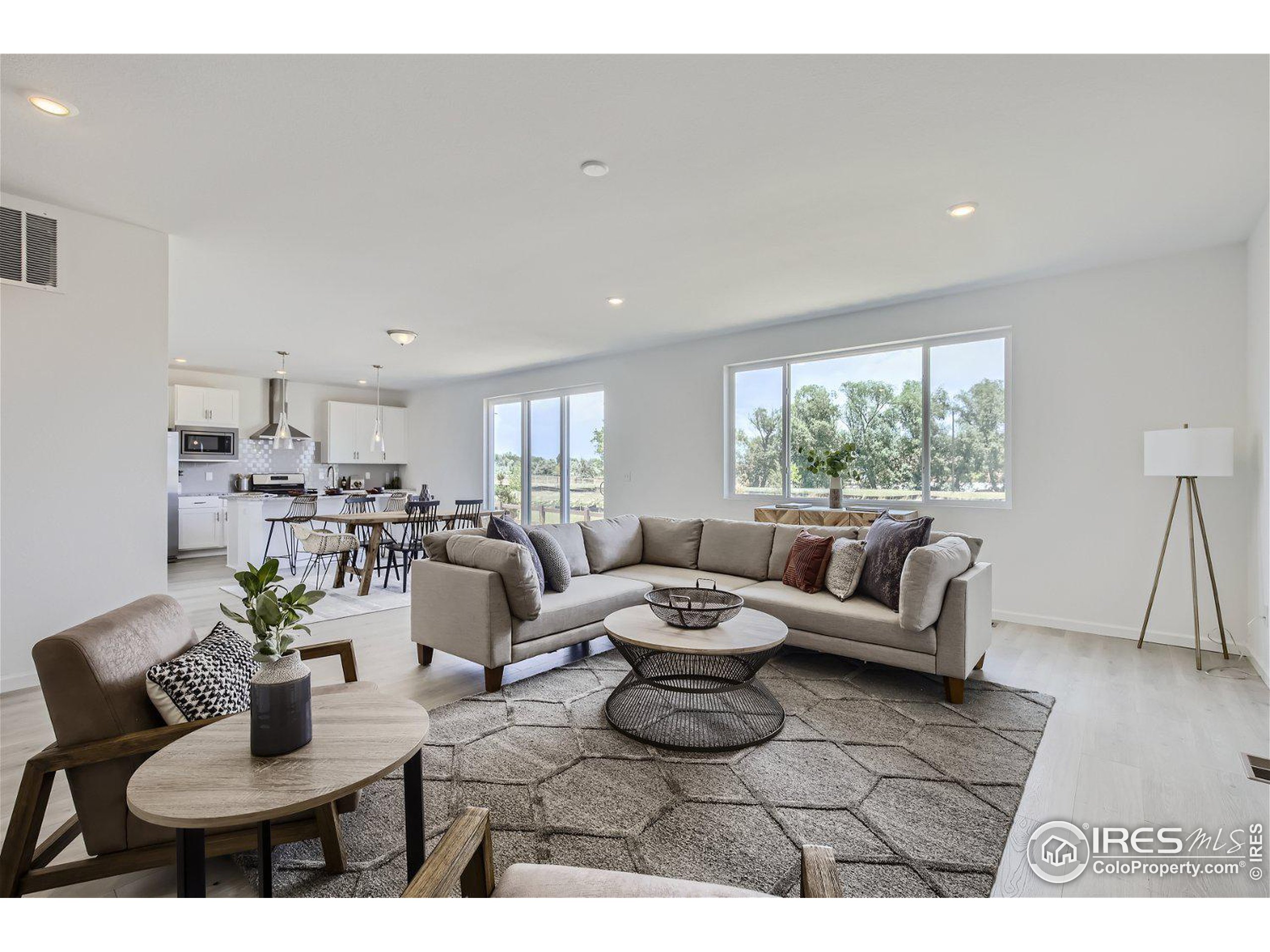 2711 Crystal Springs Ln
