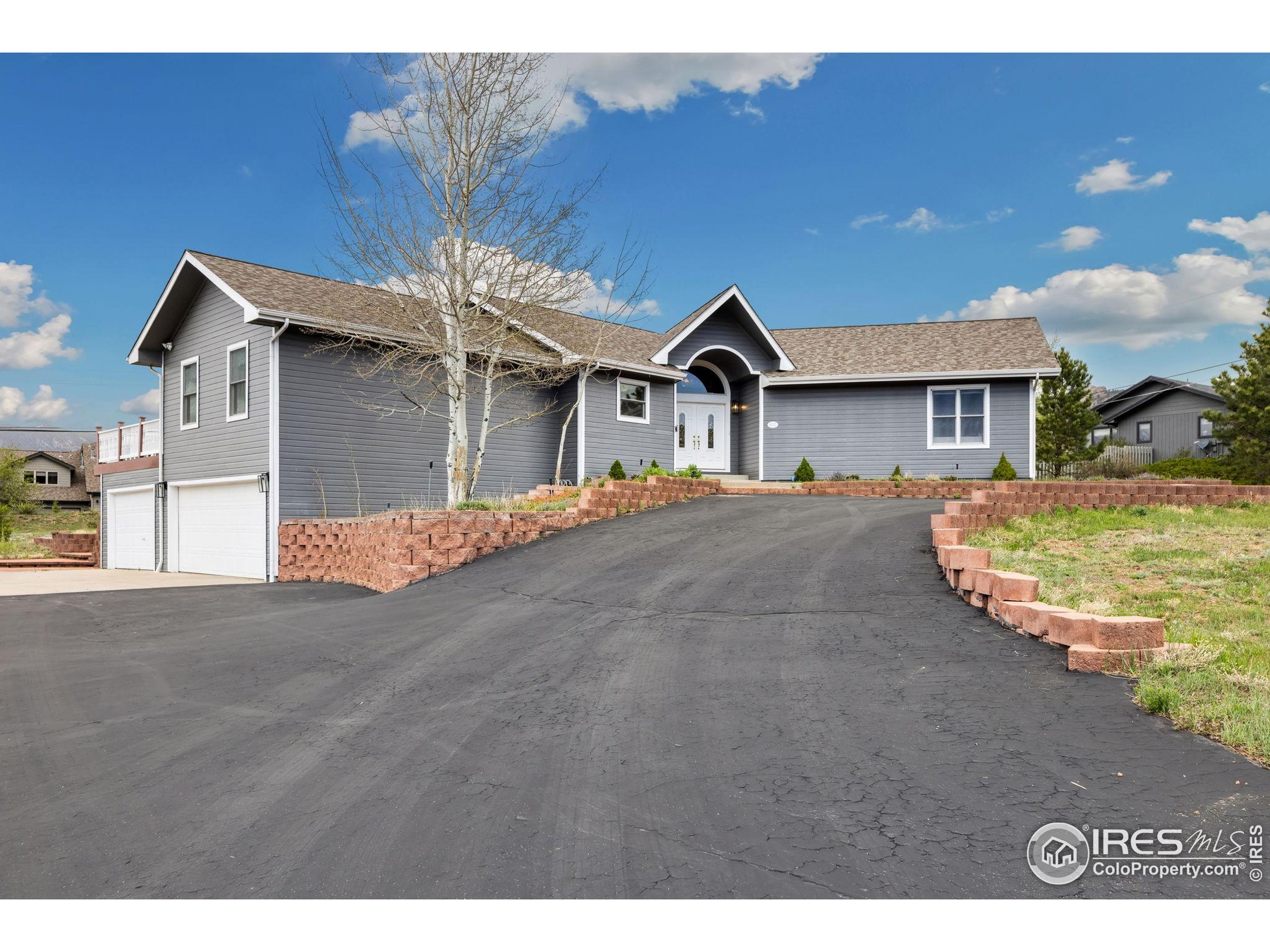 631 Lone Pine Dr