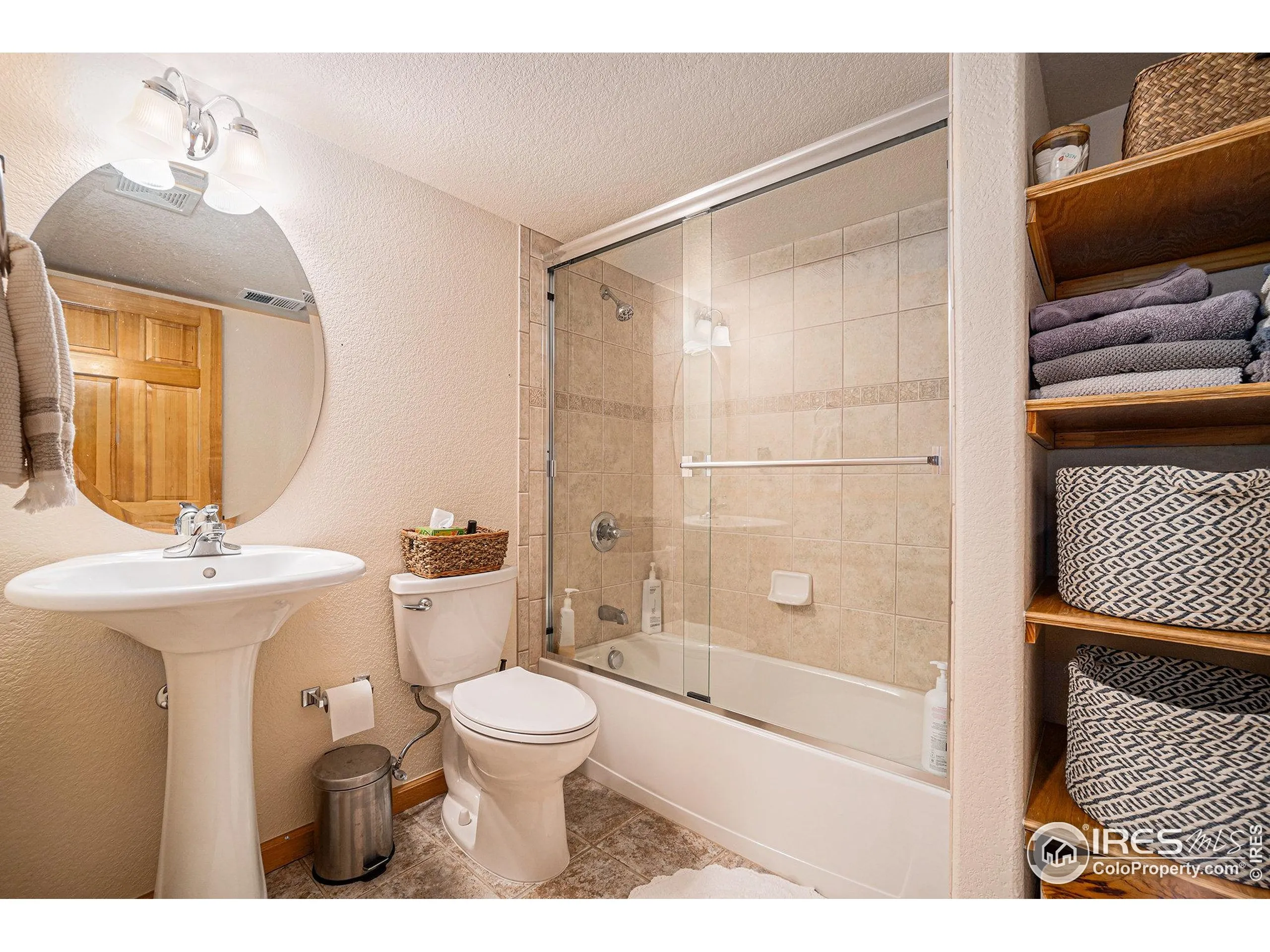 Fort Collins, Colorado 80528, United States, 5 Bedrooms Bedrooms, ,5 BathroomsBathrooms,Residential,Active,205731