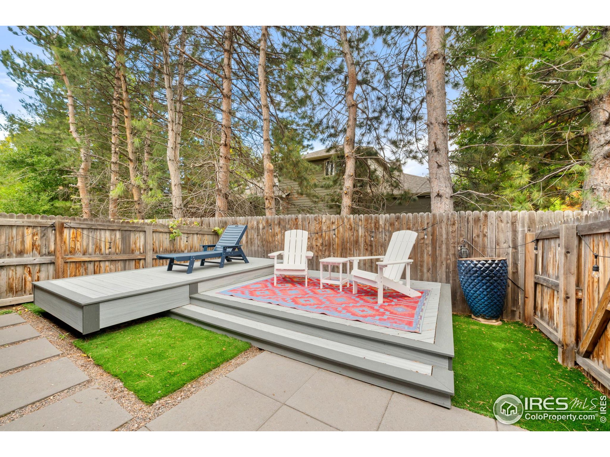 5411 White Pl