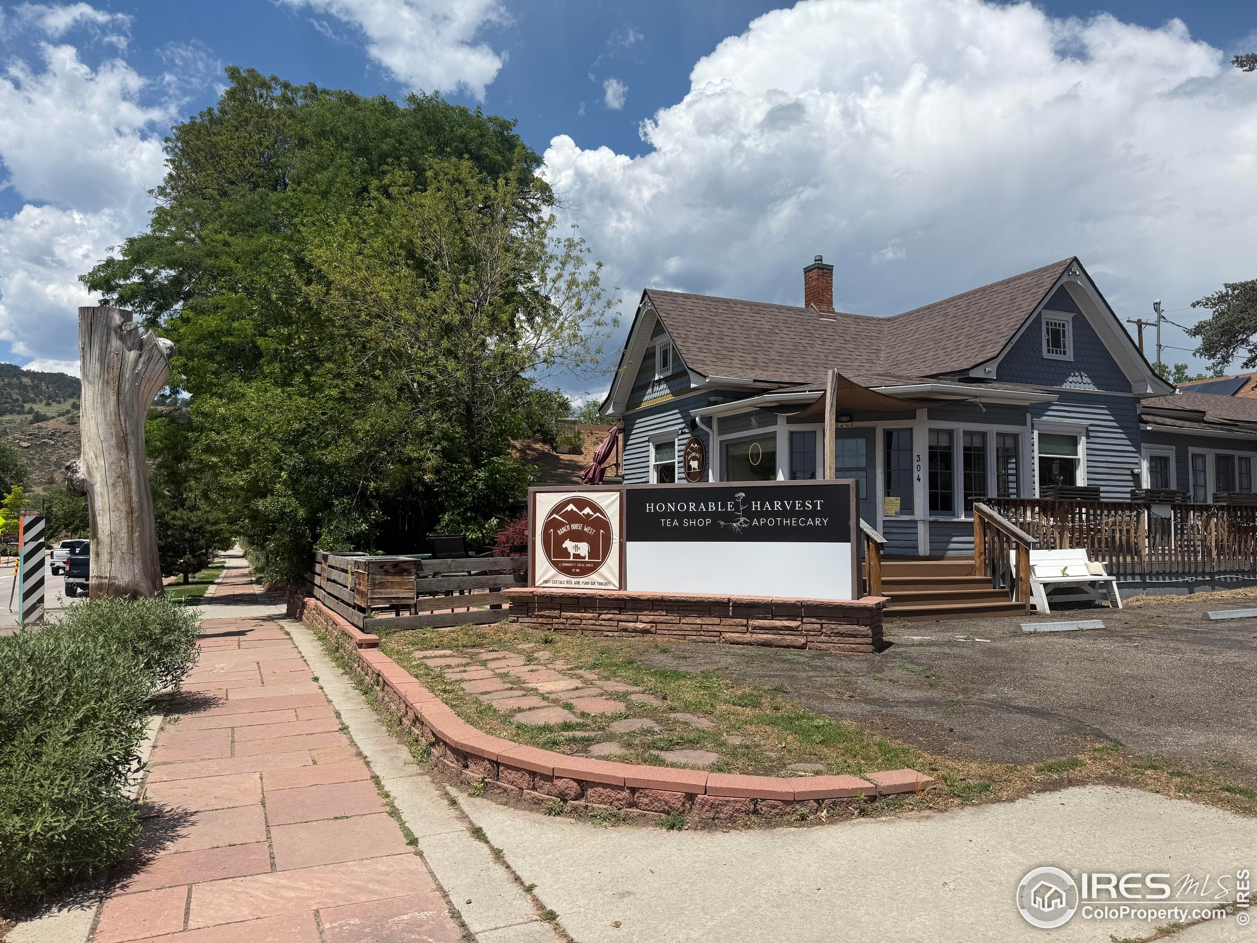 304 Main St