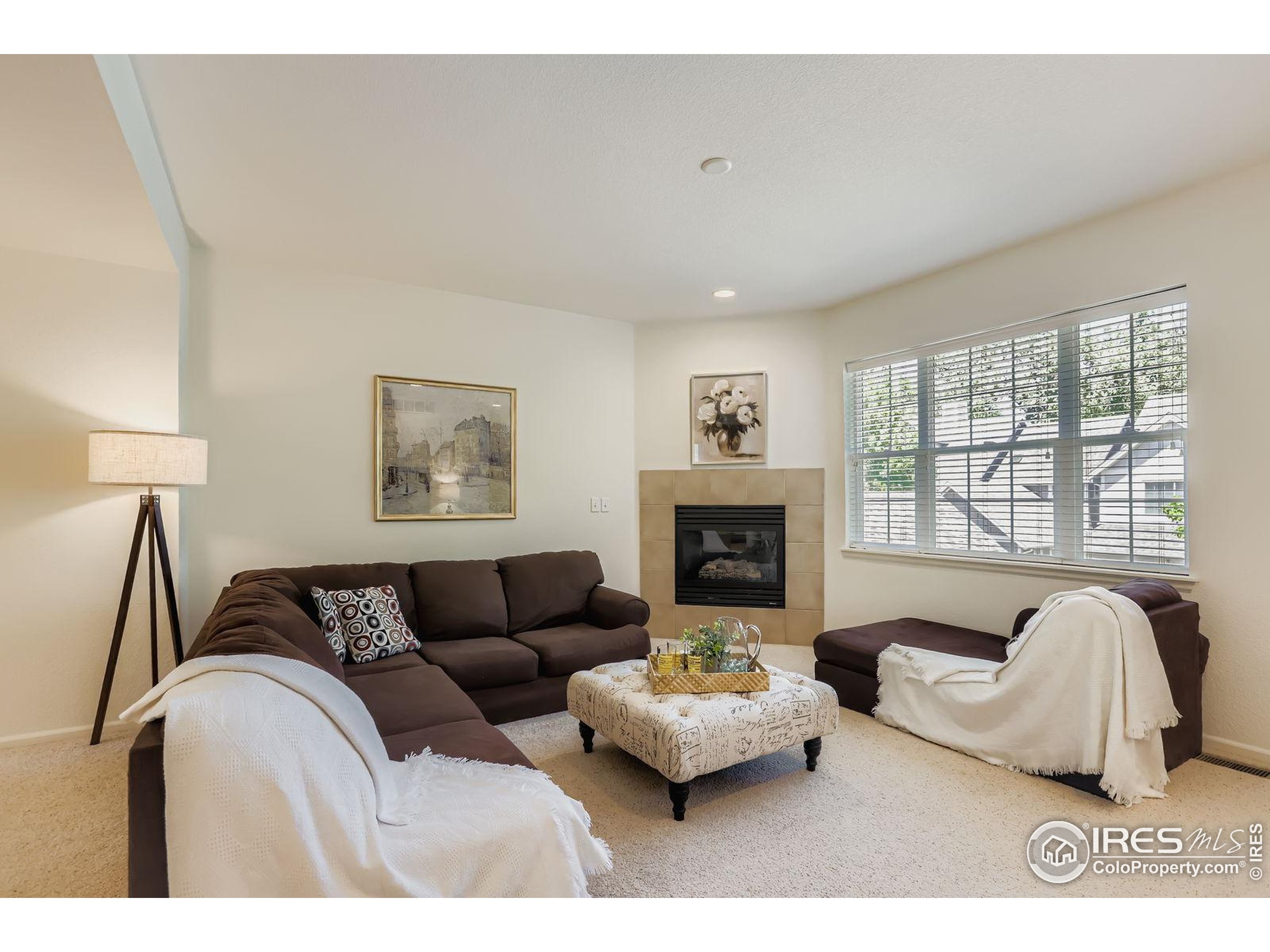 2206 Watersong Cir